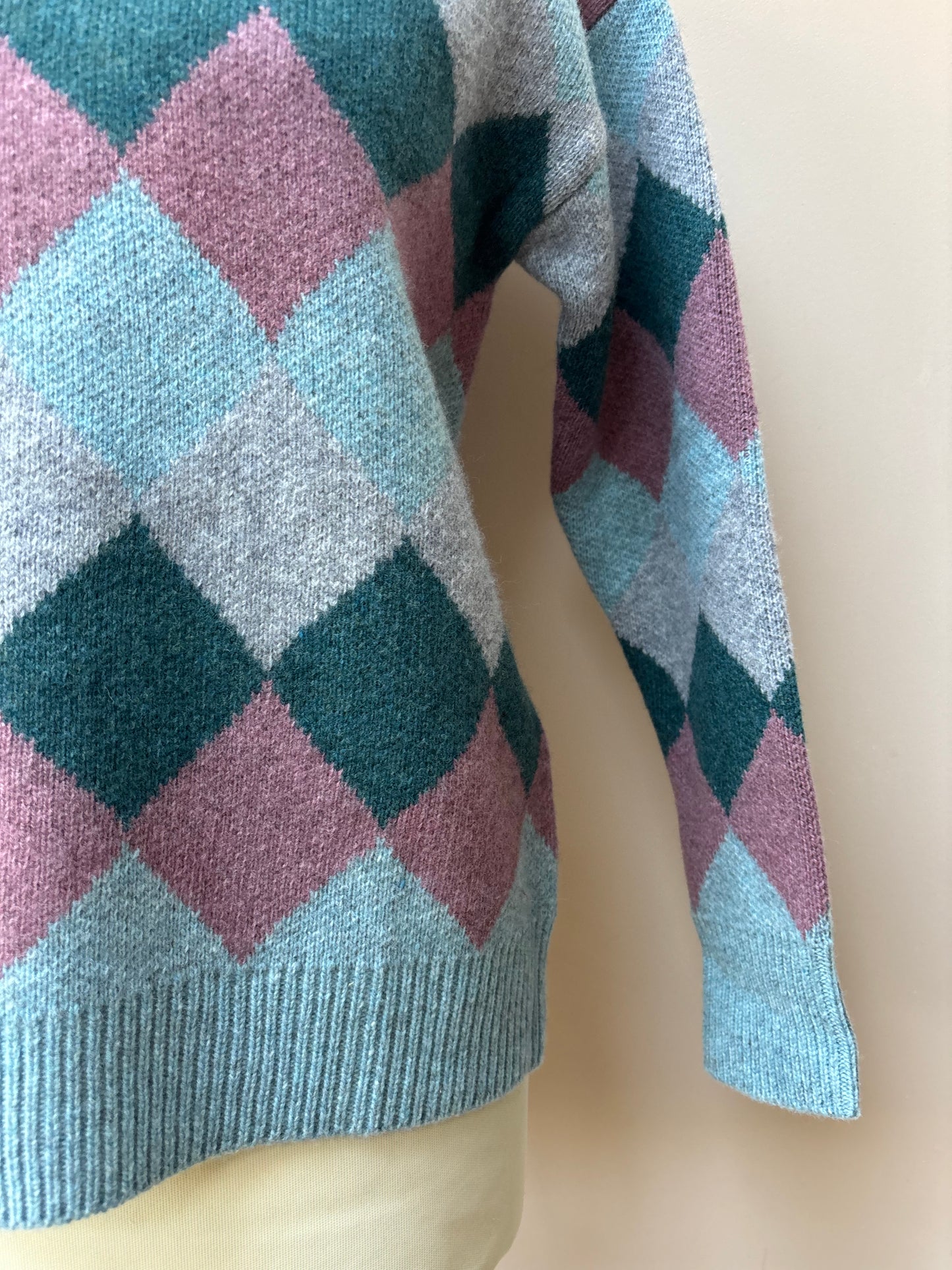 Vintage 100% Lambswool jumper size Small