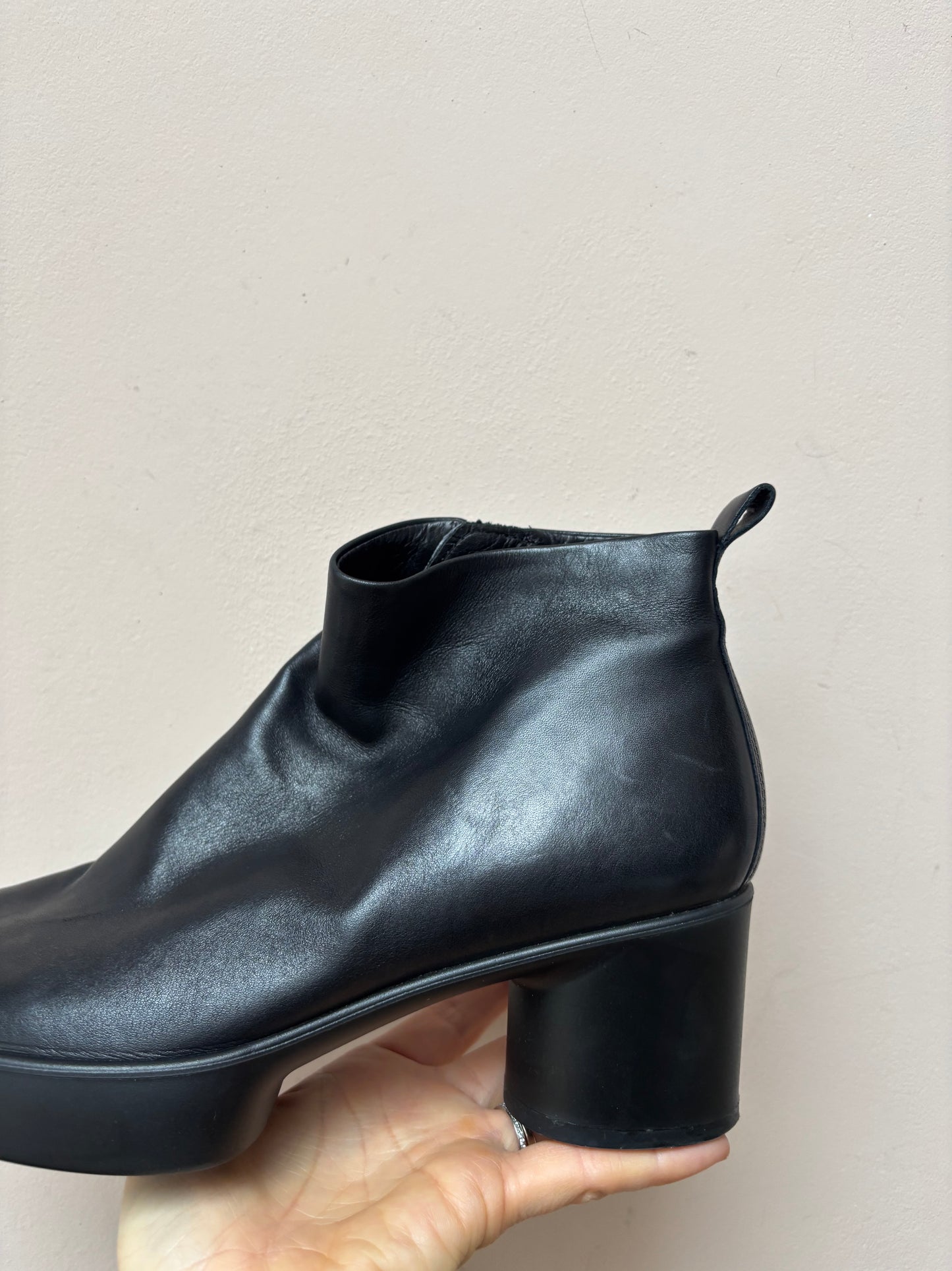Soft black leather boots size 41 (UK8)