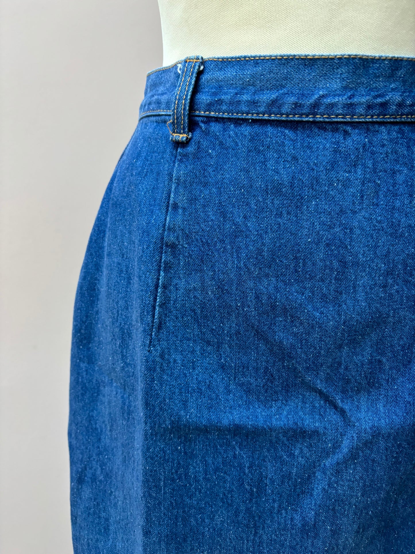 Vintage blue 100% cotton denim skirt size 10/12