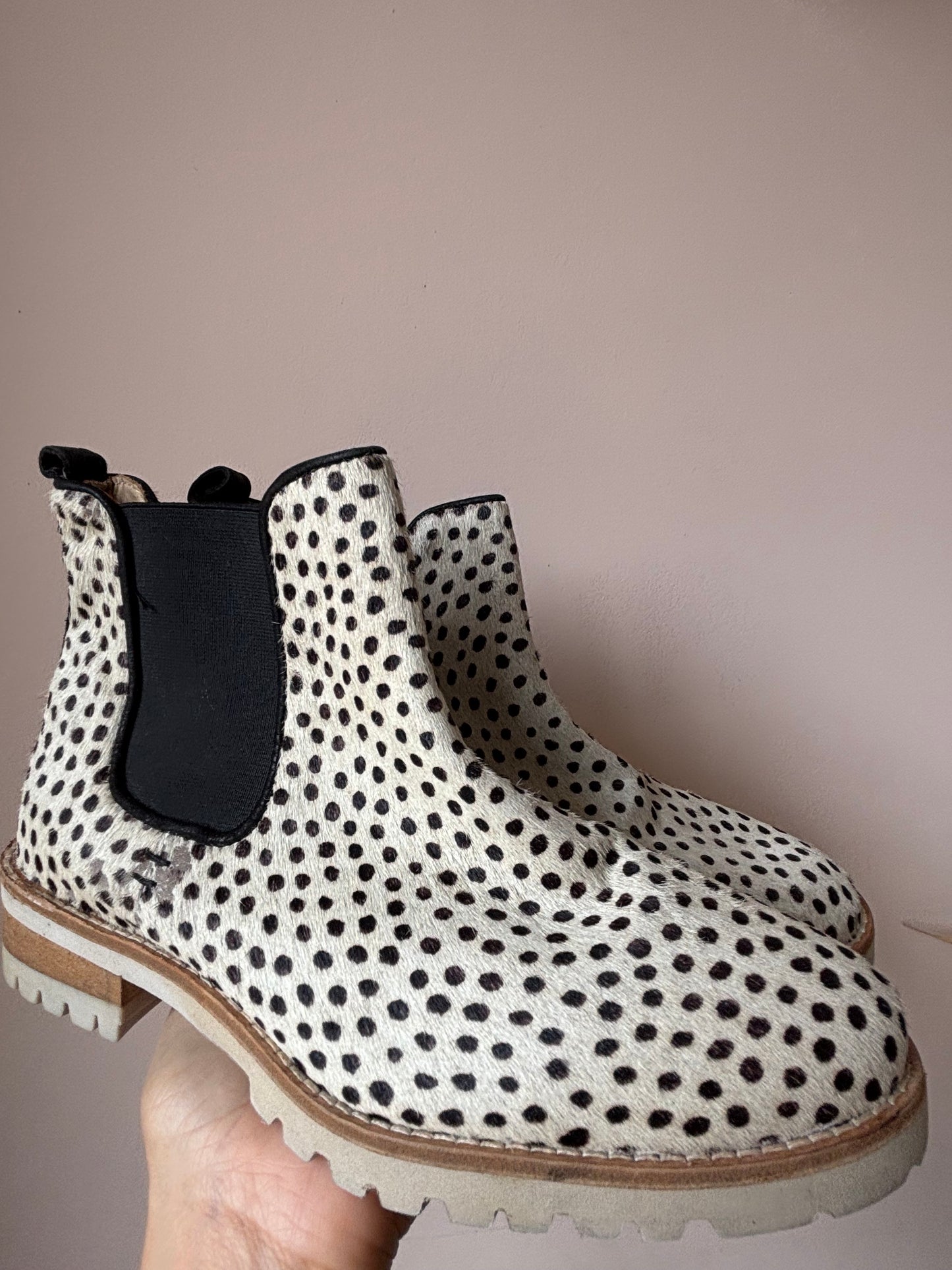 Suede polka dot boots size UK4
