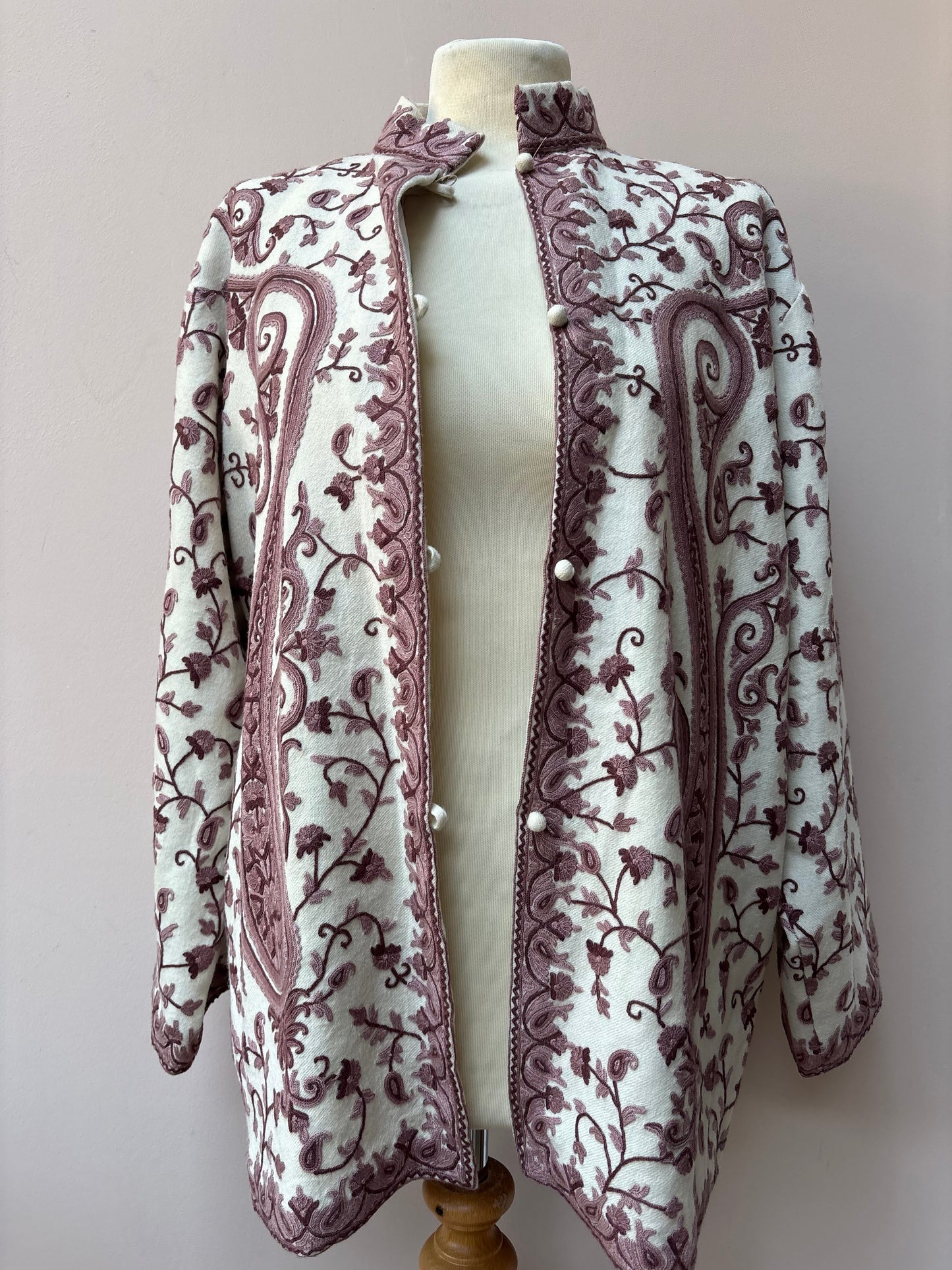 Vintage embroidered wool jacket size Medium