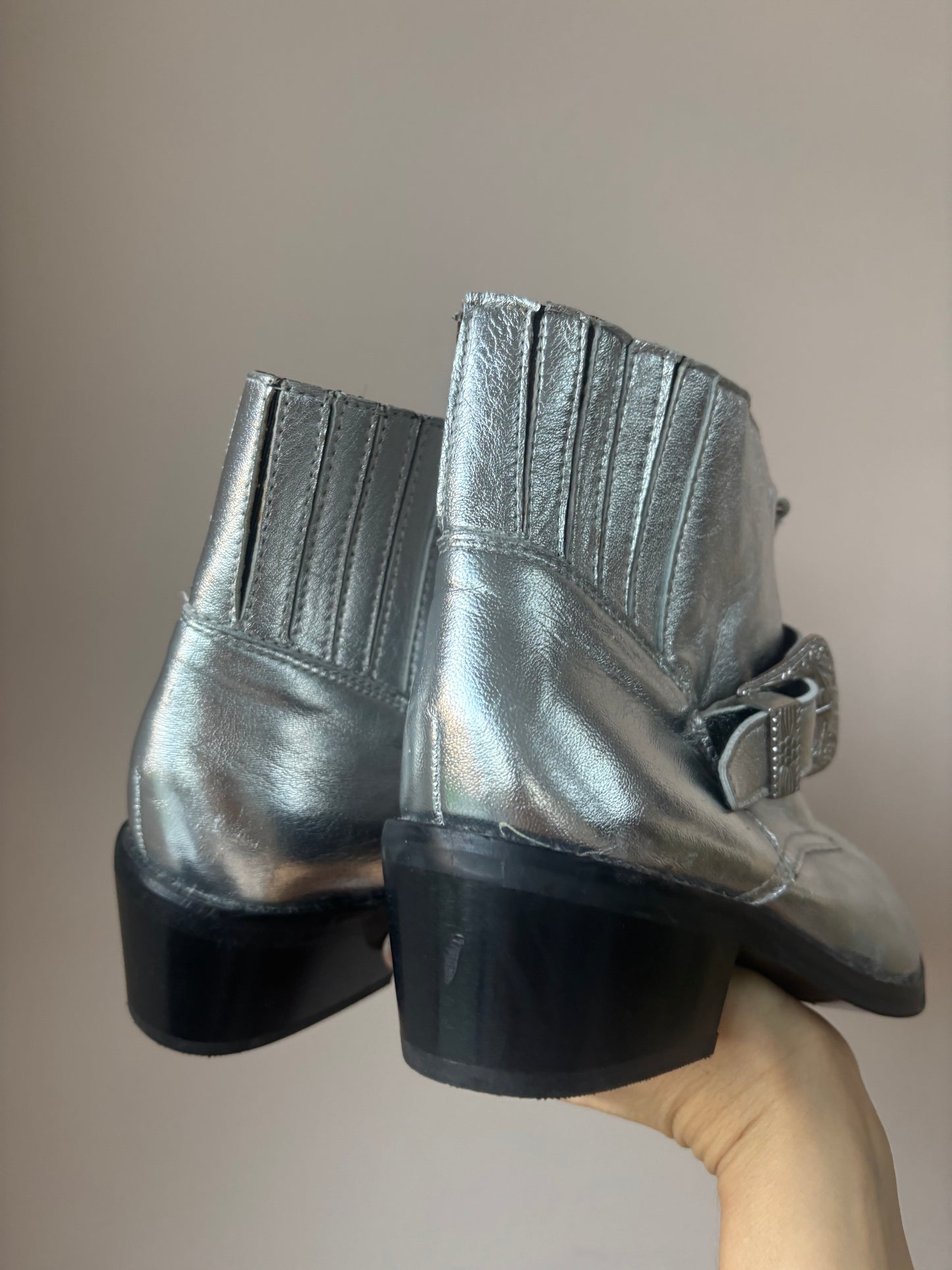 Silver leather boots size UK6