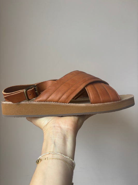 Tan leather flats size 40 (UK7)