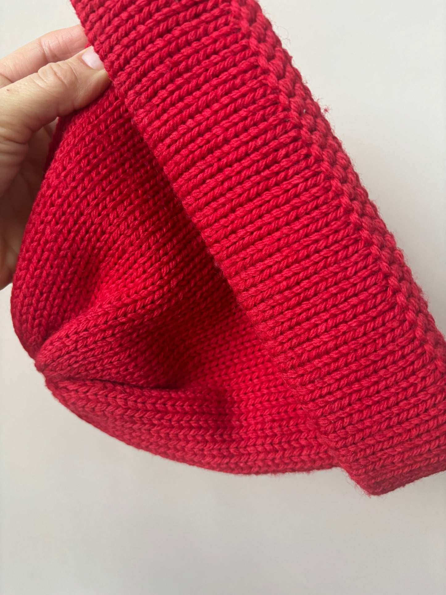 Red 100% merino wool hat