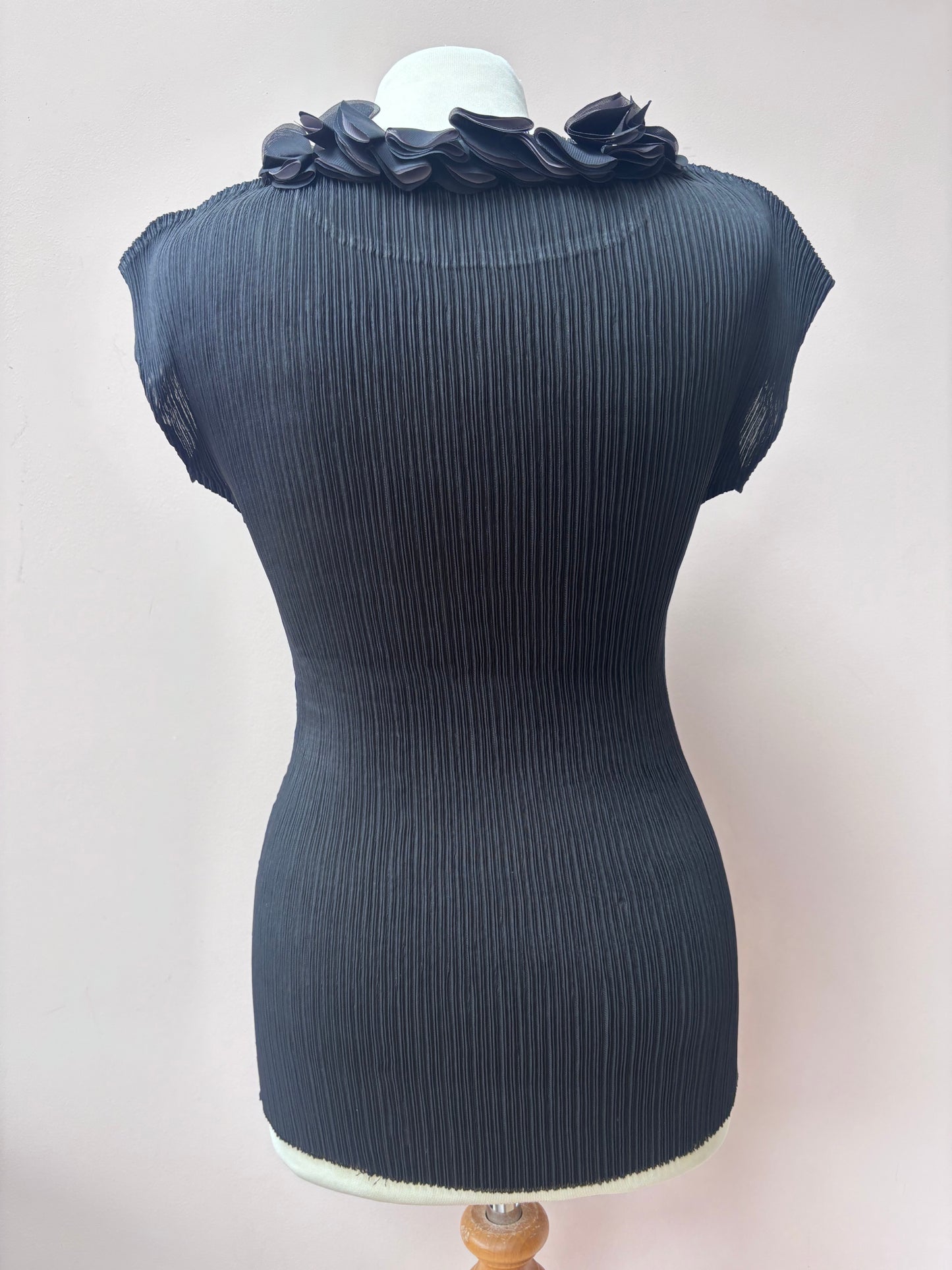 Vintage black pleated top size 10/12