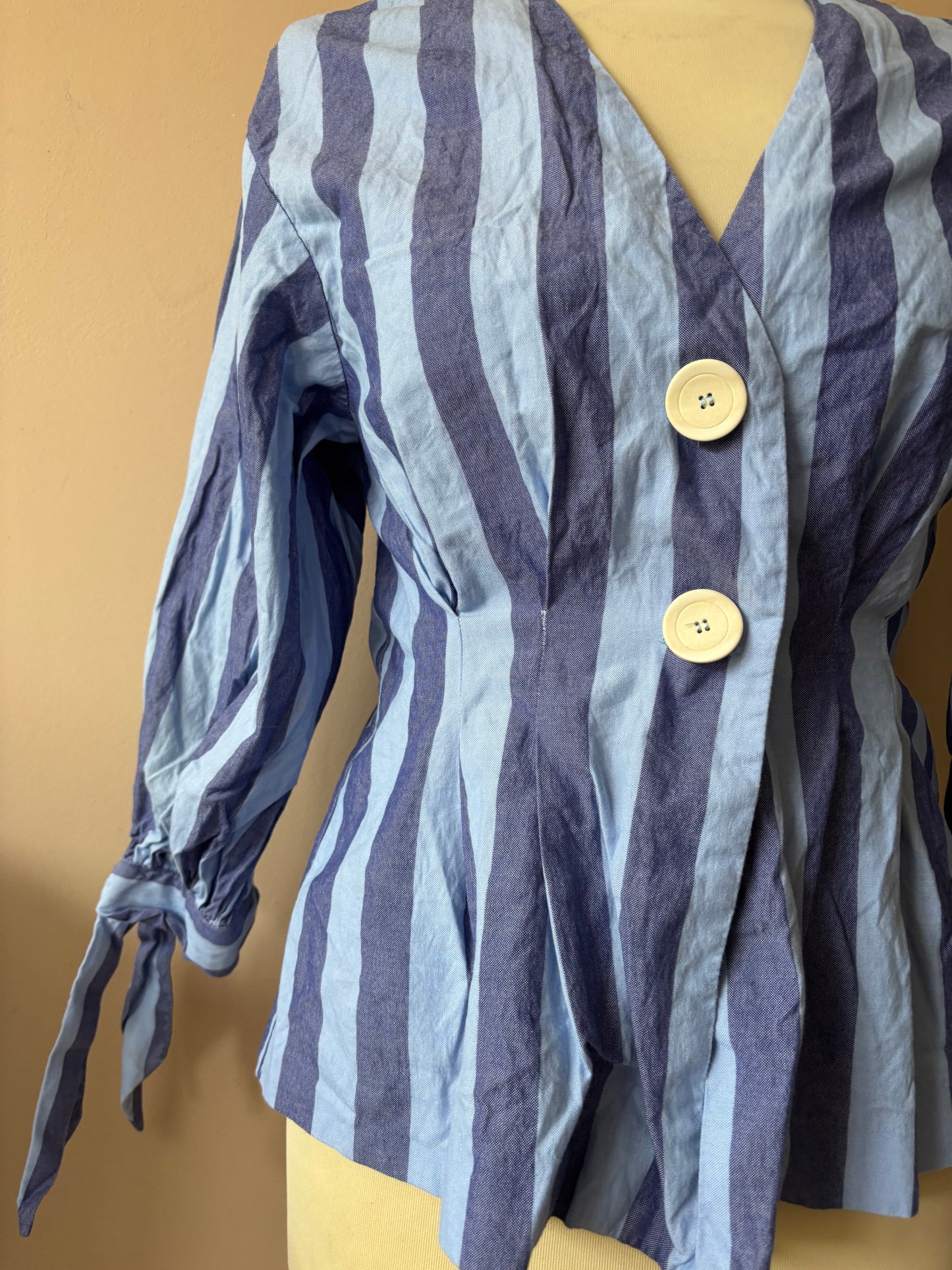 Blue striped top tie cuffs size 8/10