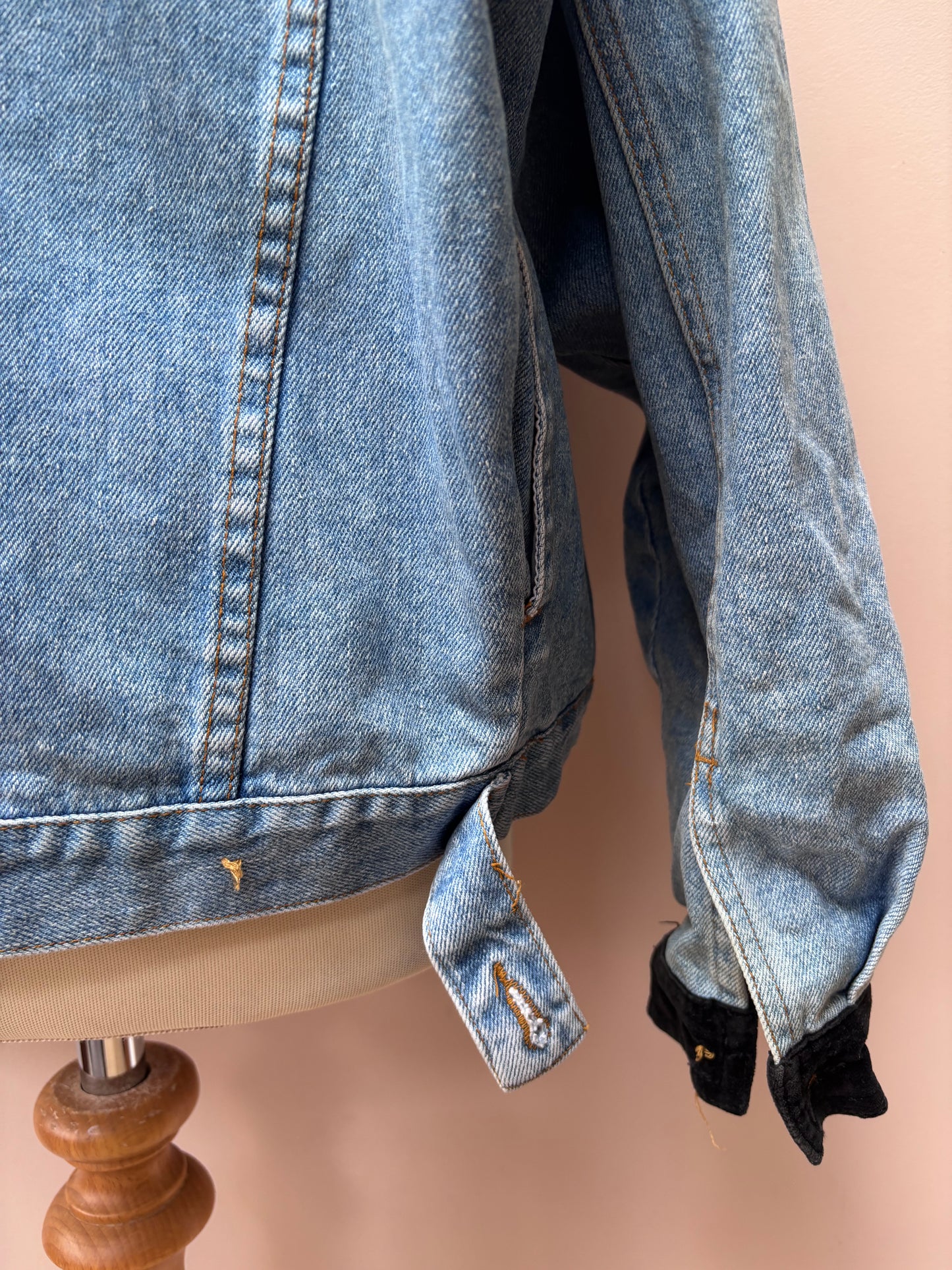 Vintage denim jacket size Medium
