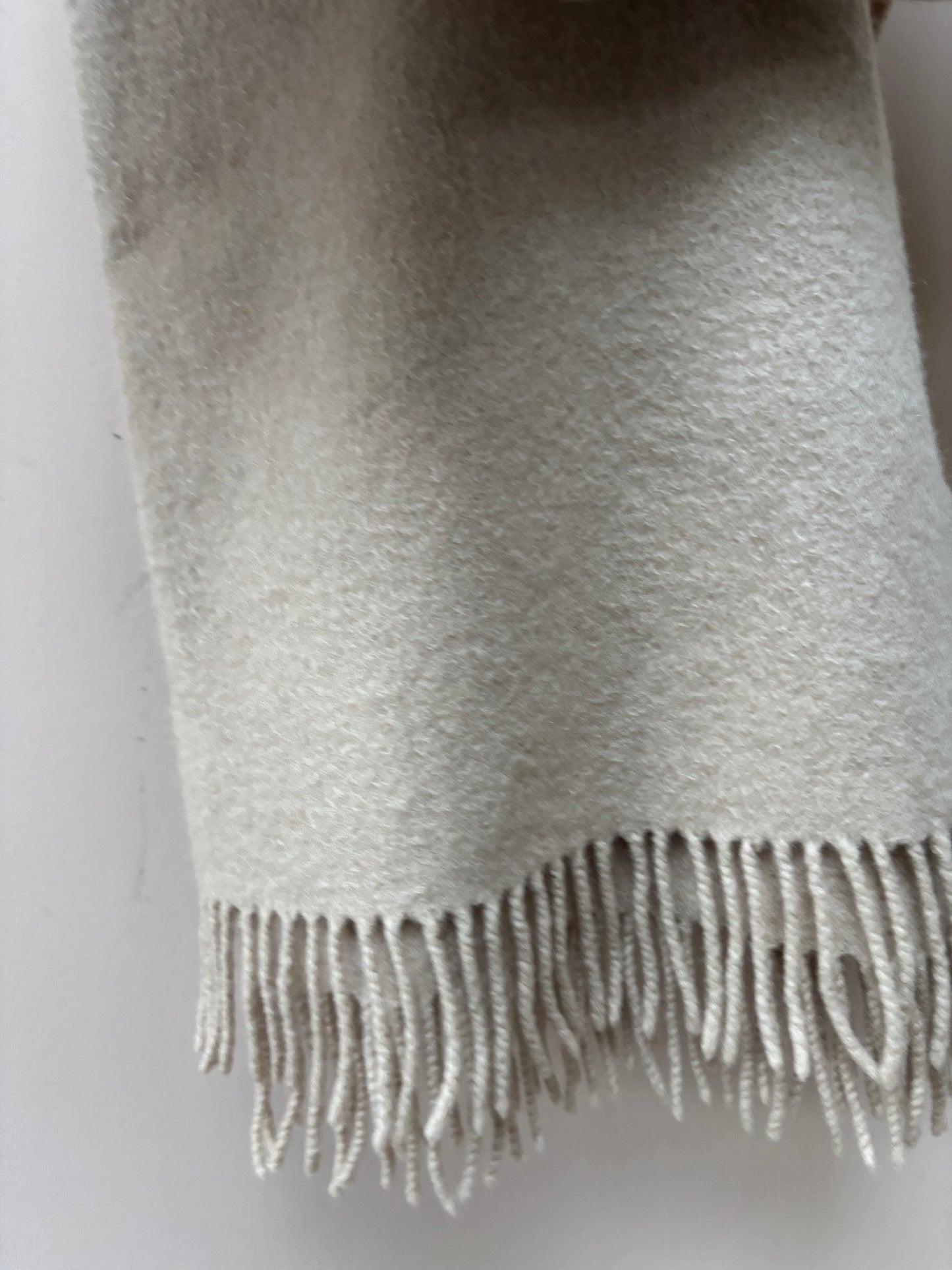 Beige 100% cashmere wide scarf