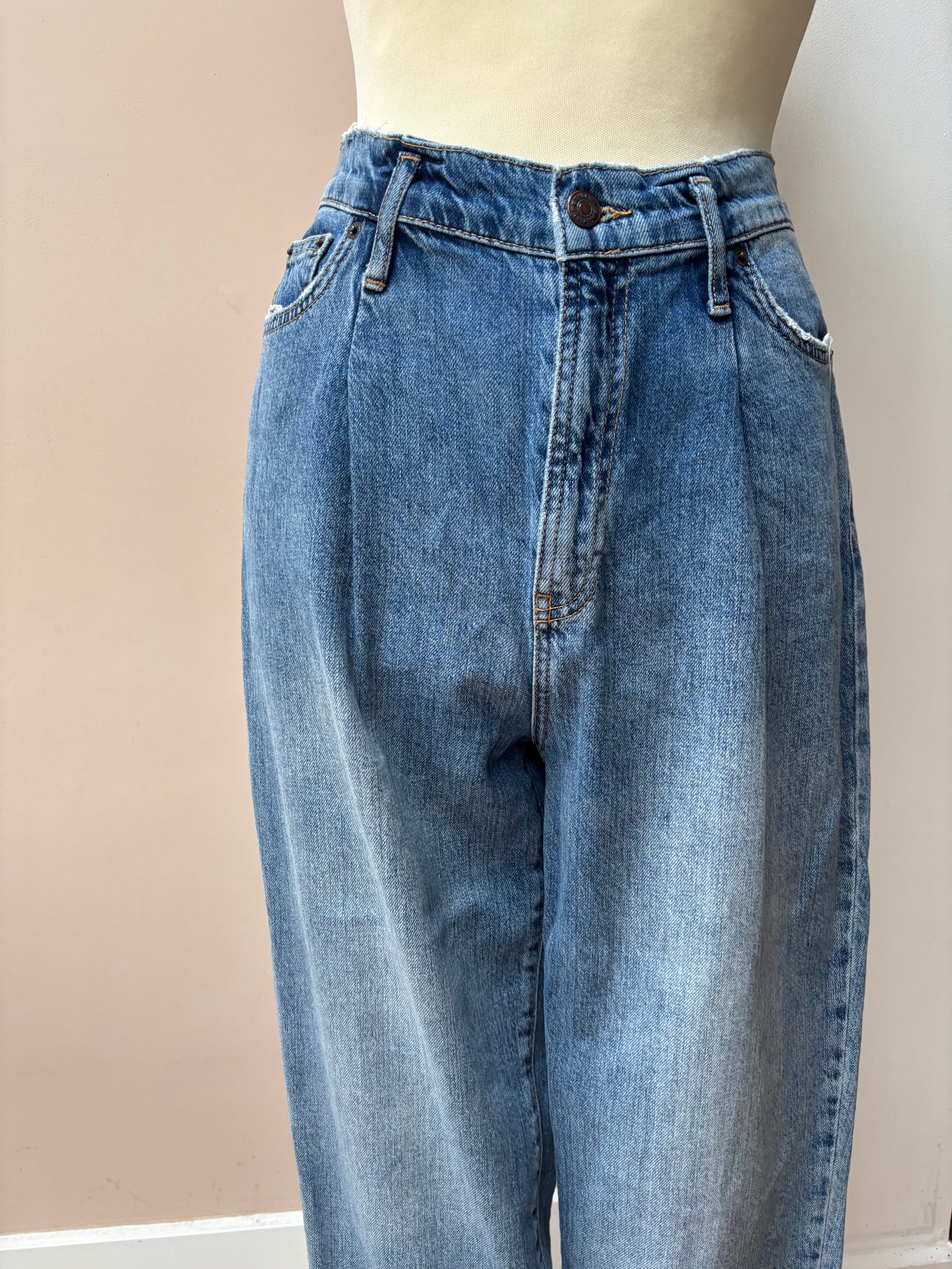 Great shape SET jeans size 10