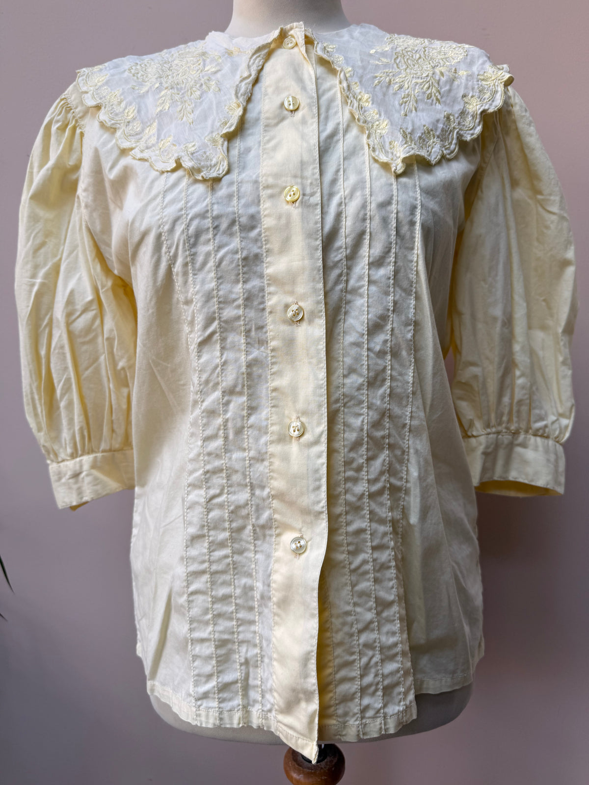 Vintage lemon blouse with oversized collar size 12