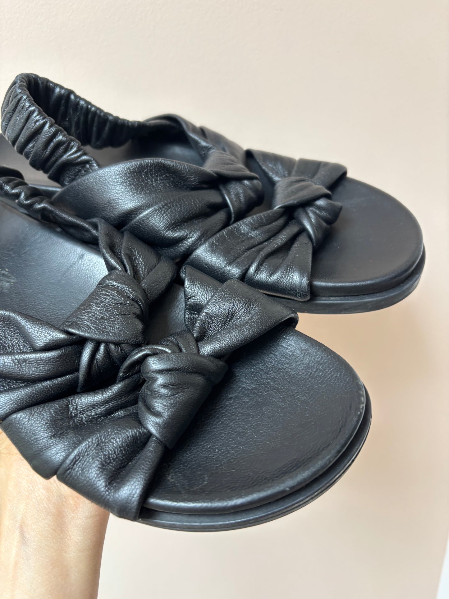 Black leather knot sandals size 4/5