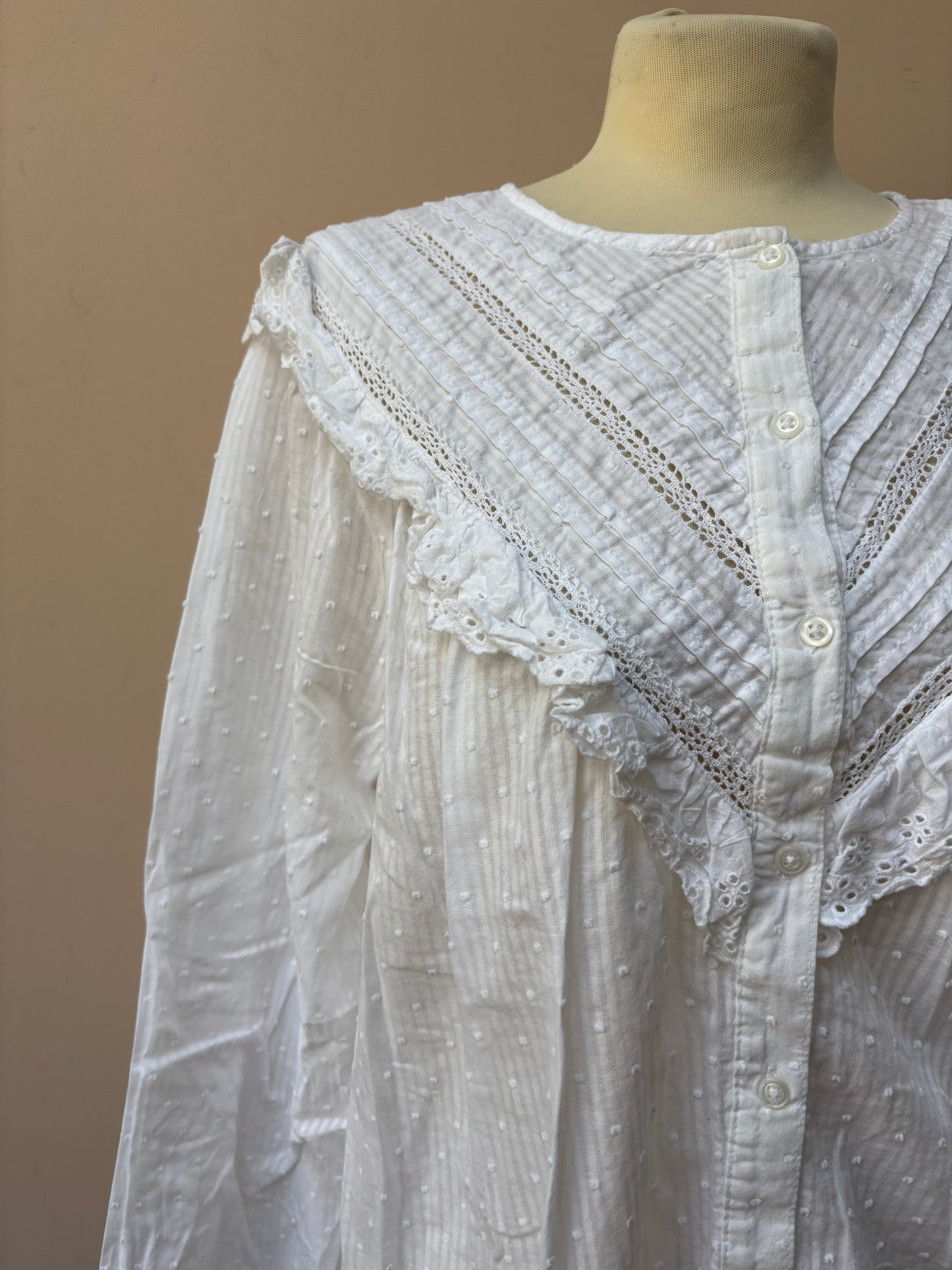 White cotton blouse size 14/16