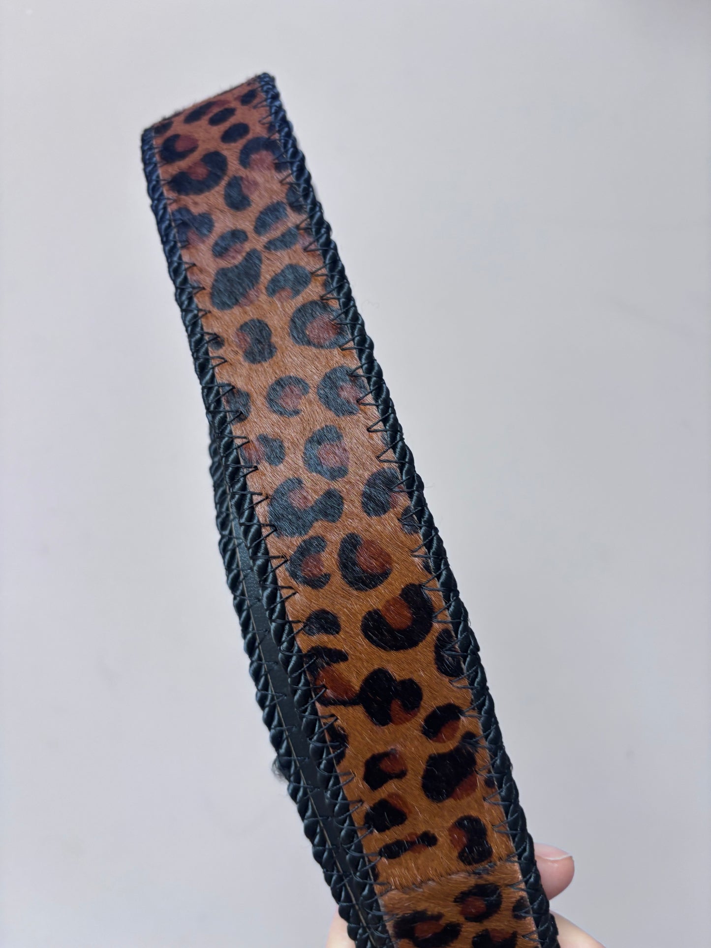 Animal print leather cow skin belt size size 8-12