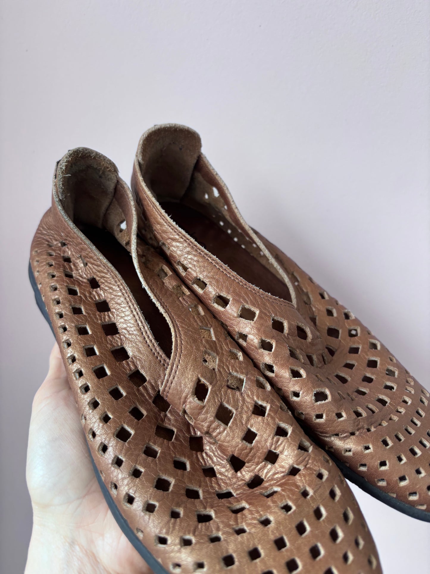 Arche bronze leather cut out shoes size UK4
