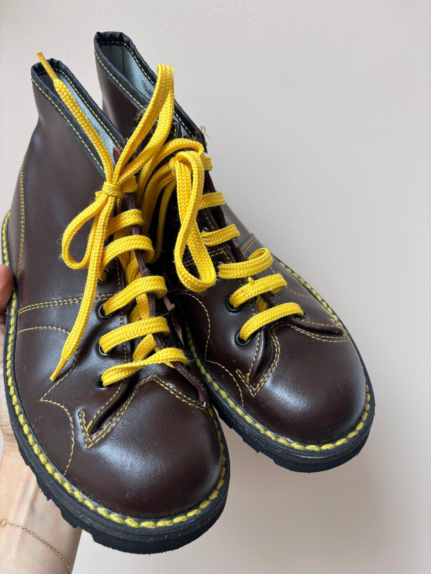 Vintage brown leather boots size UK4