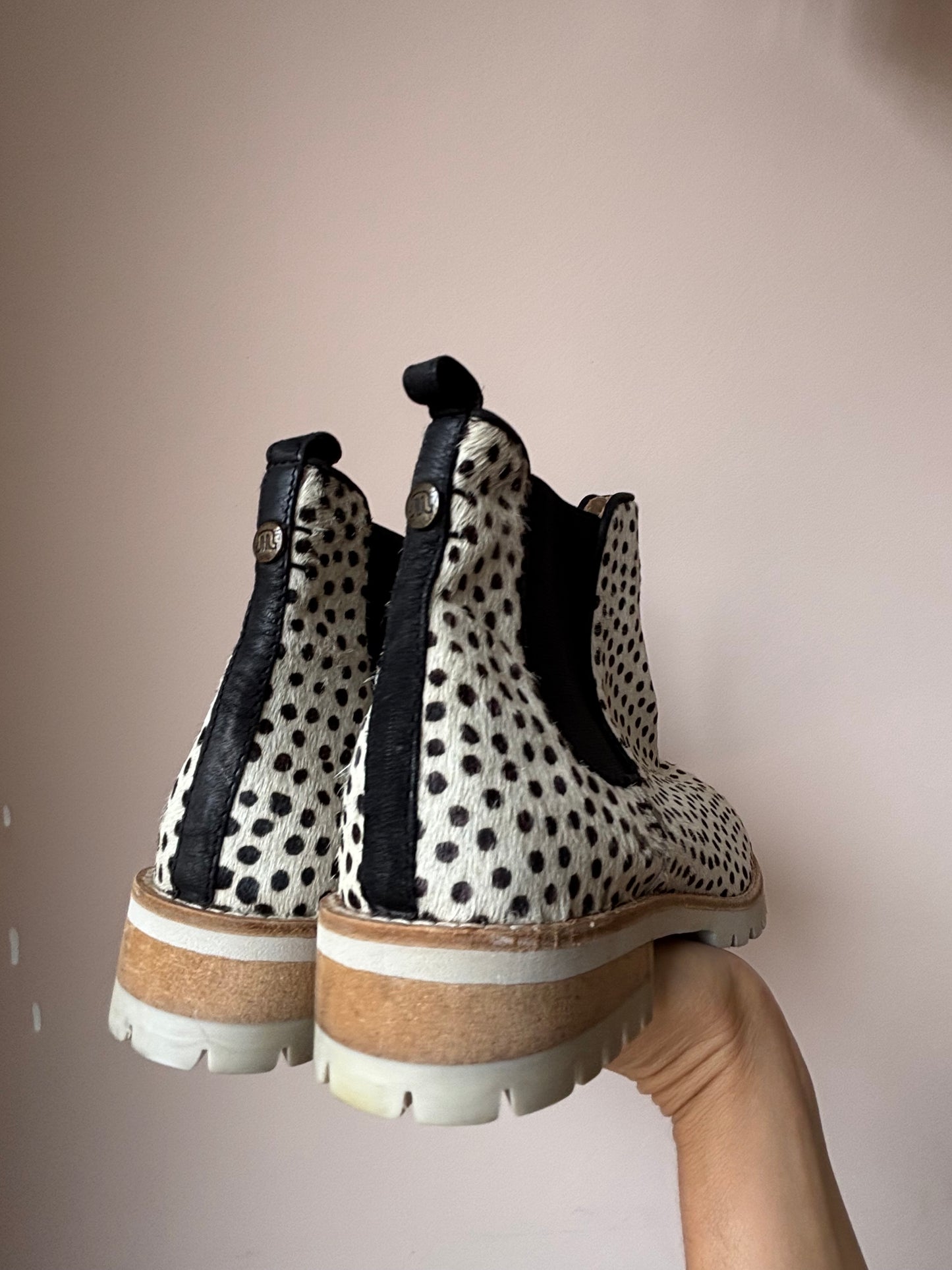 Suede polka dot boots size UK4