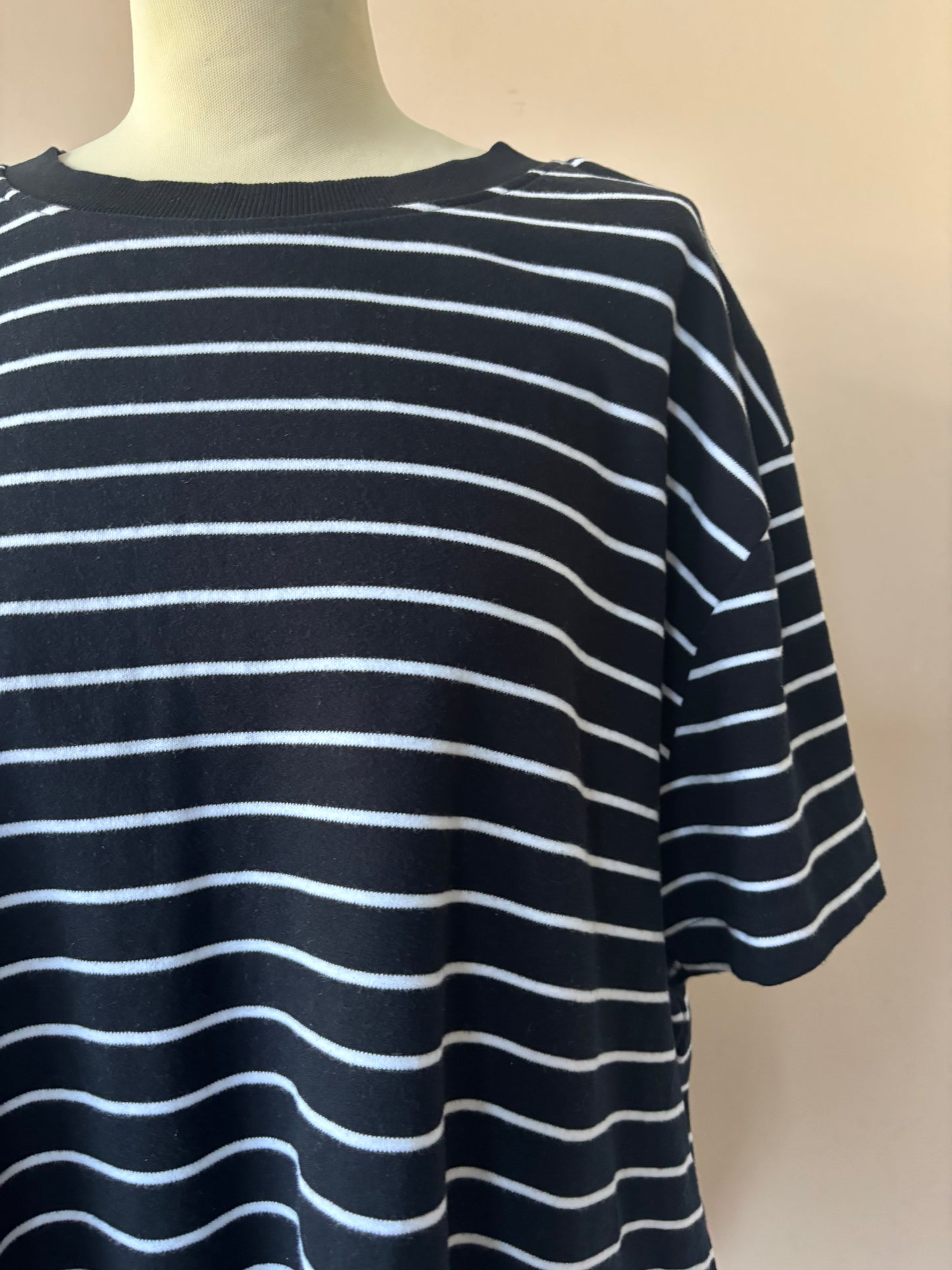 100% cotton boxy striped tshirt size 22