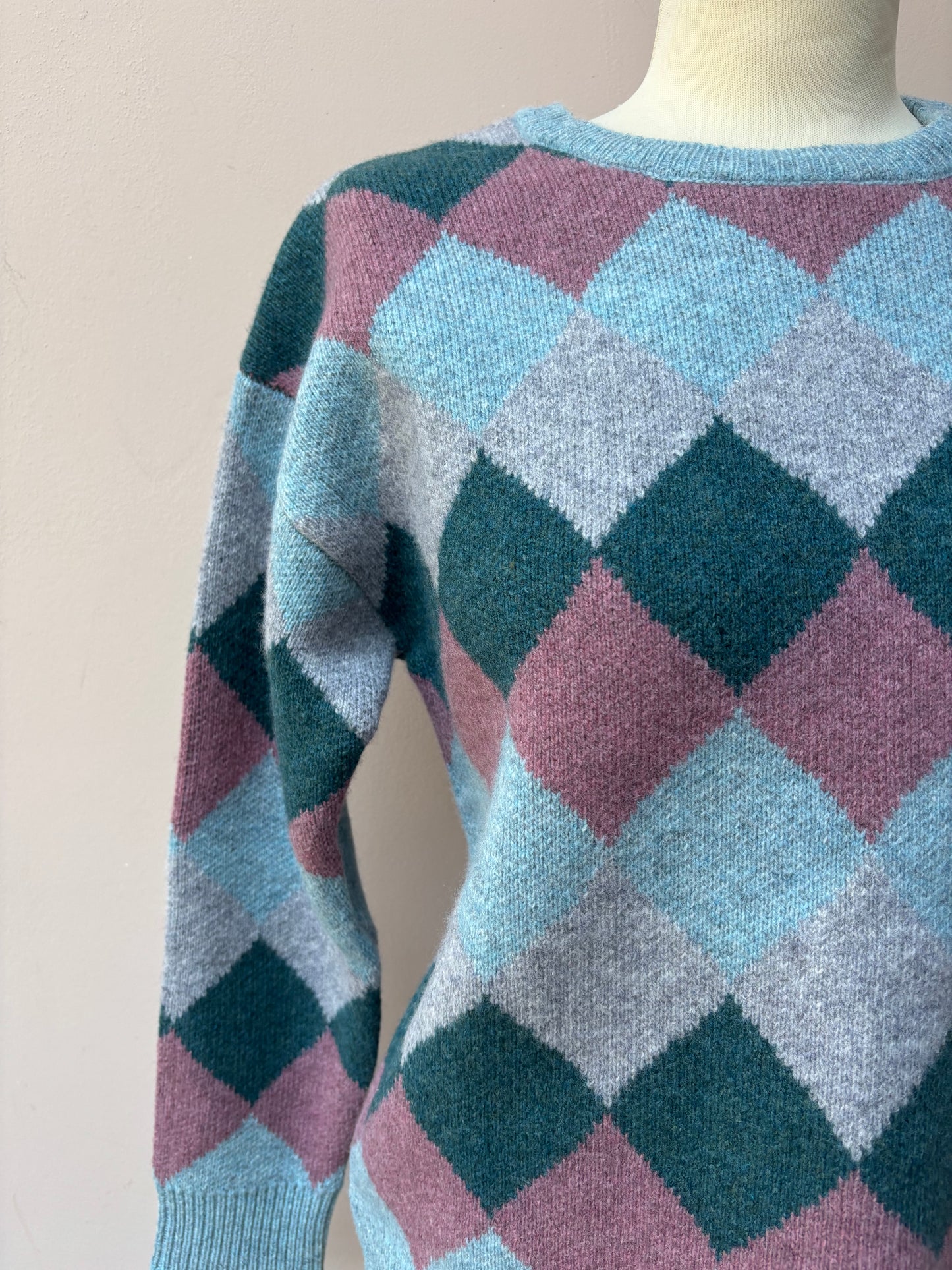 Vintage 100% Lambswool jumper size Small