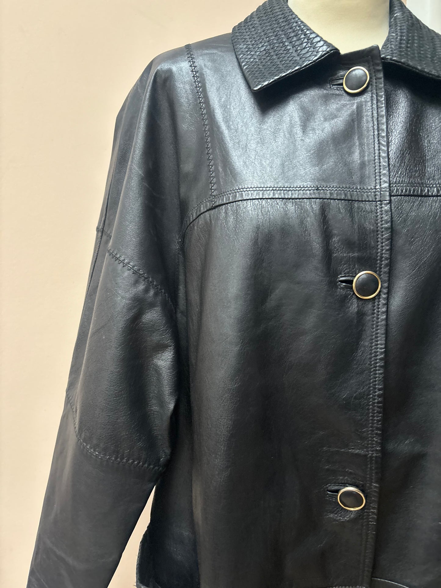 Vintage black leather jacket size 12-16