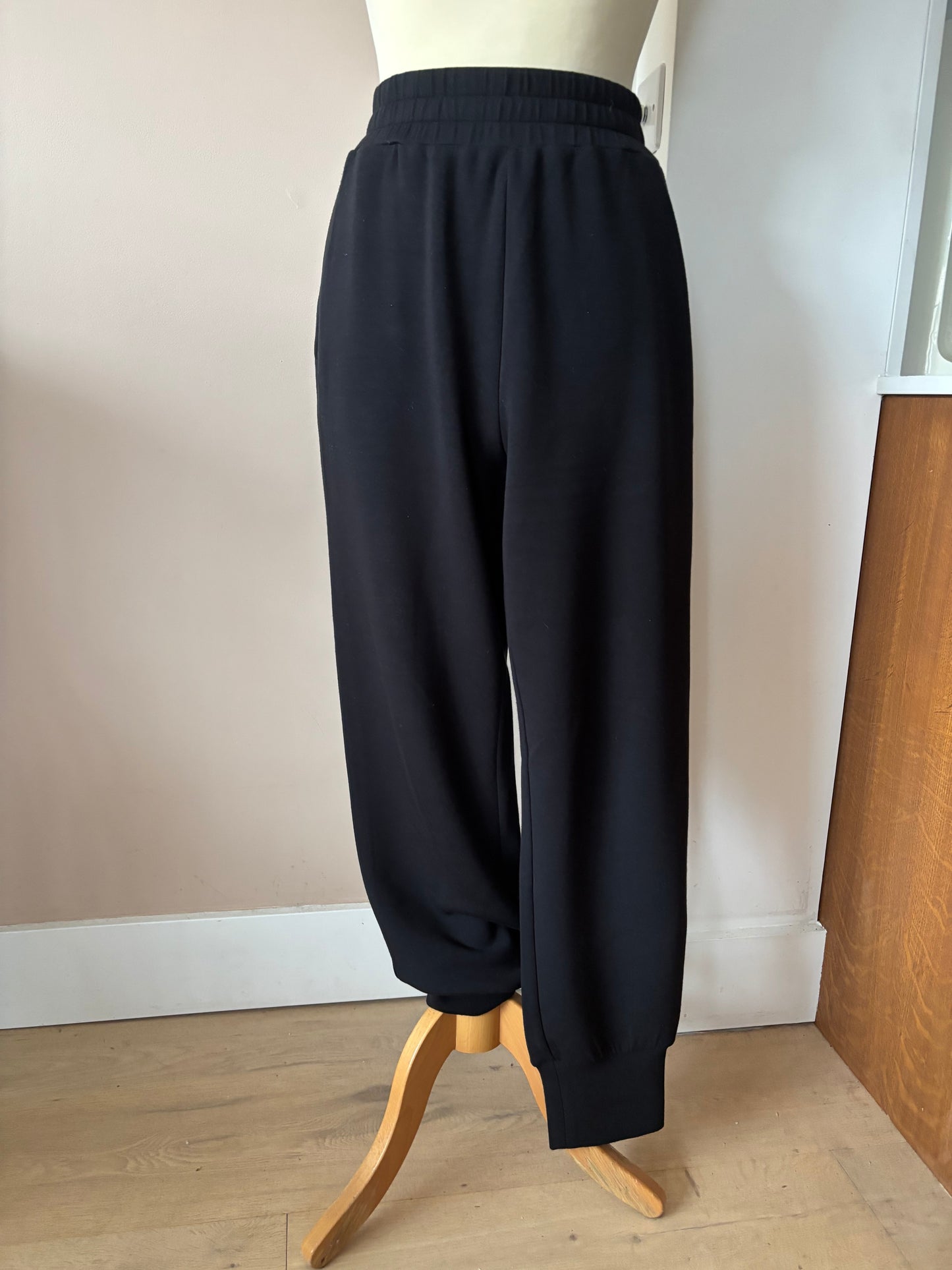 Varley double soft black joggers size 12/14