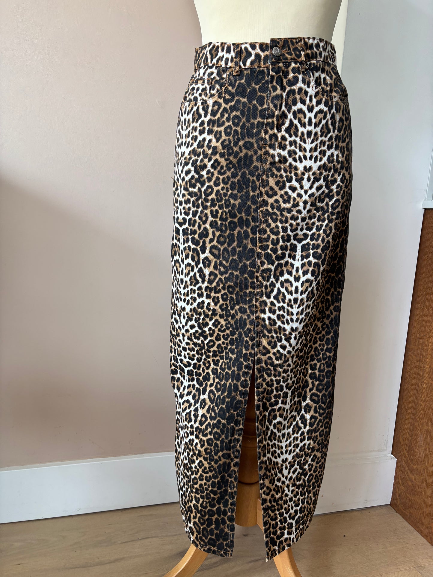100% cotton leopard print skirt size 8 BNWT