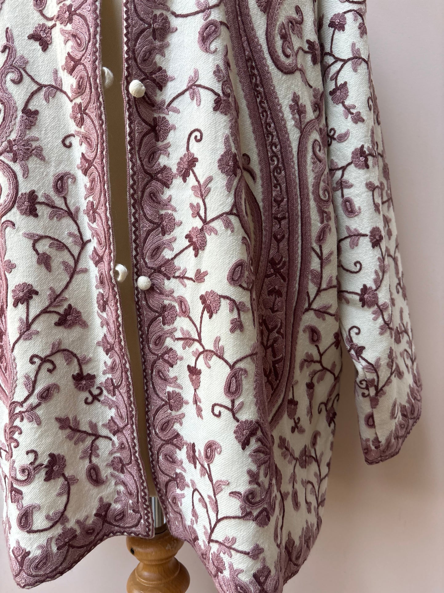 Vintage embroidered wool jacket size Medium