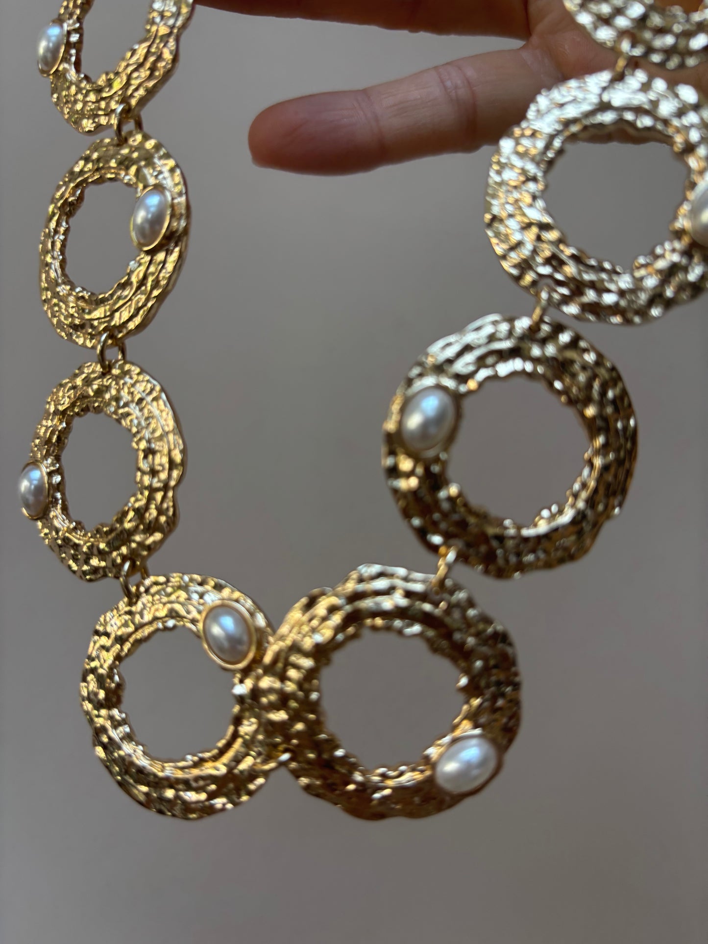 Gold circle chain necklace with pearl detail