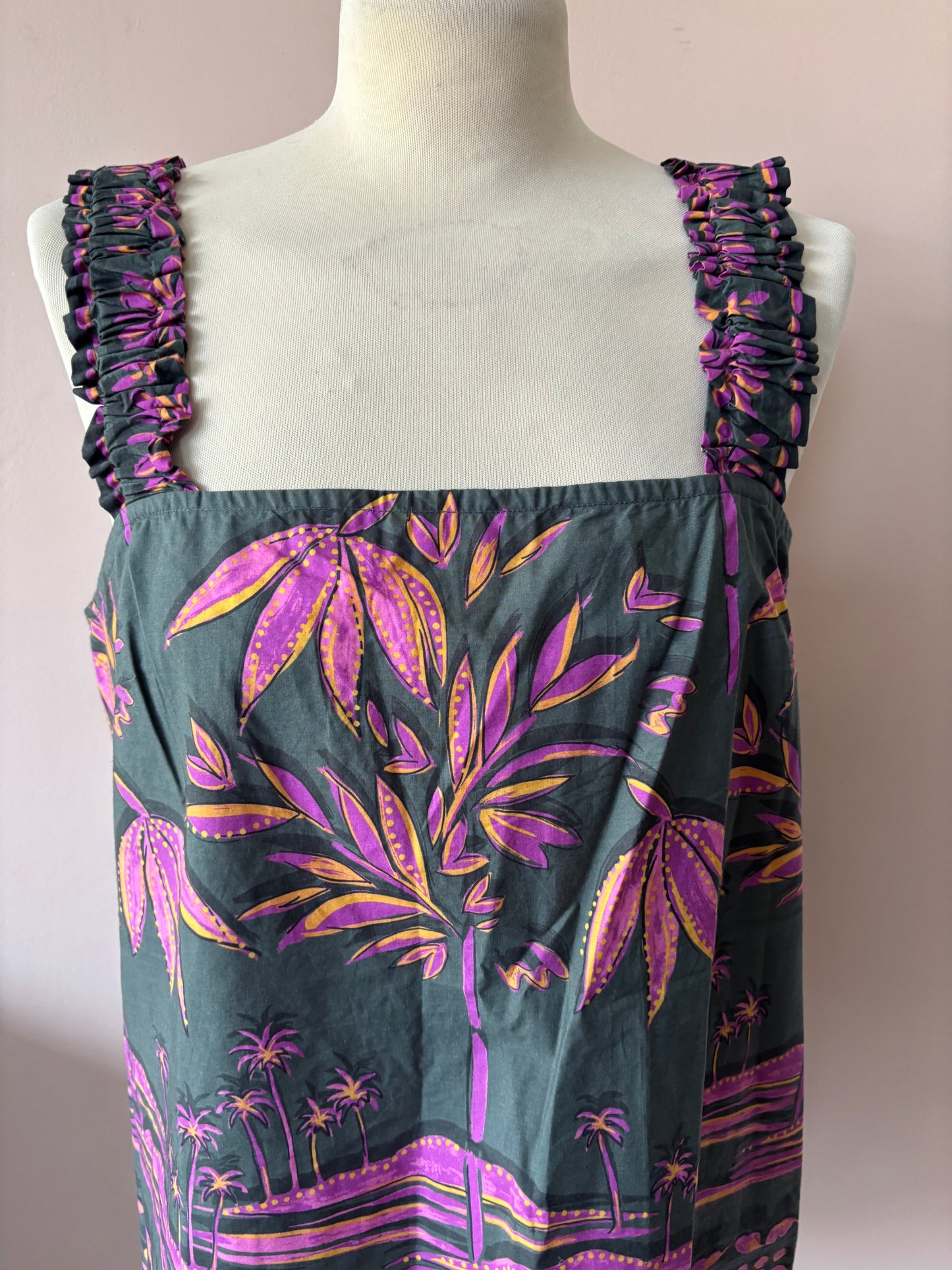 Patterned 100% cotton top BNWT size Medium