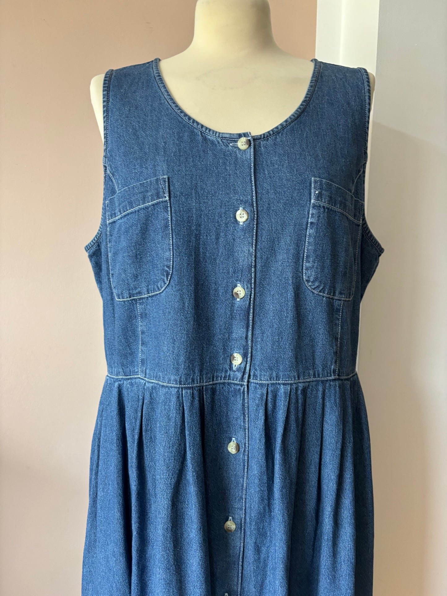 Vintage denim dress 100% cotton size 14/16
