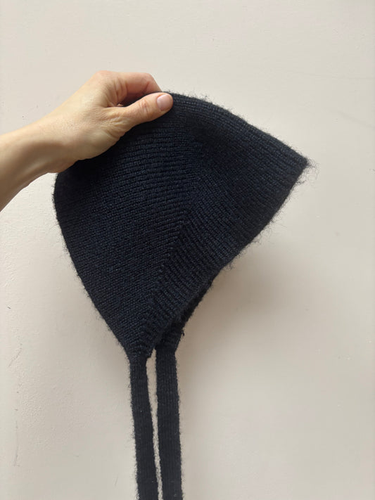 Black knitted bonnet one size