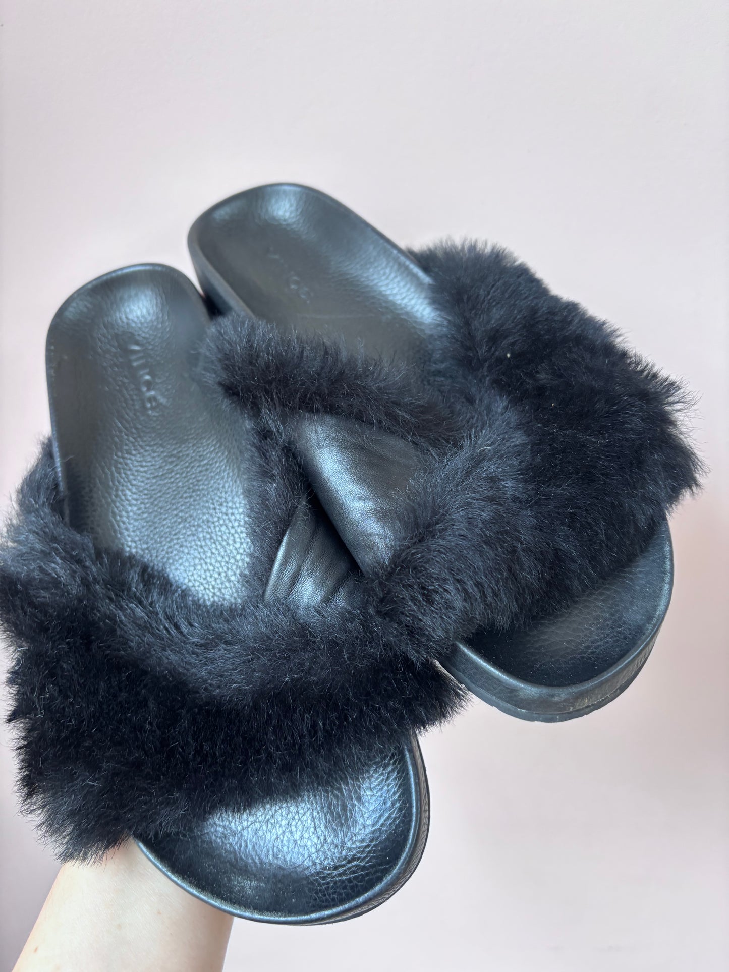 Vince black leather and shearling flats size UK4.5