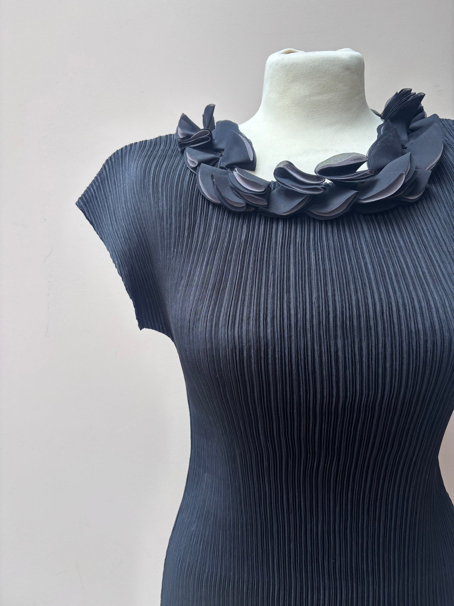 Vintage black pleated top size 10/12