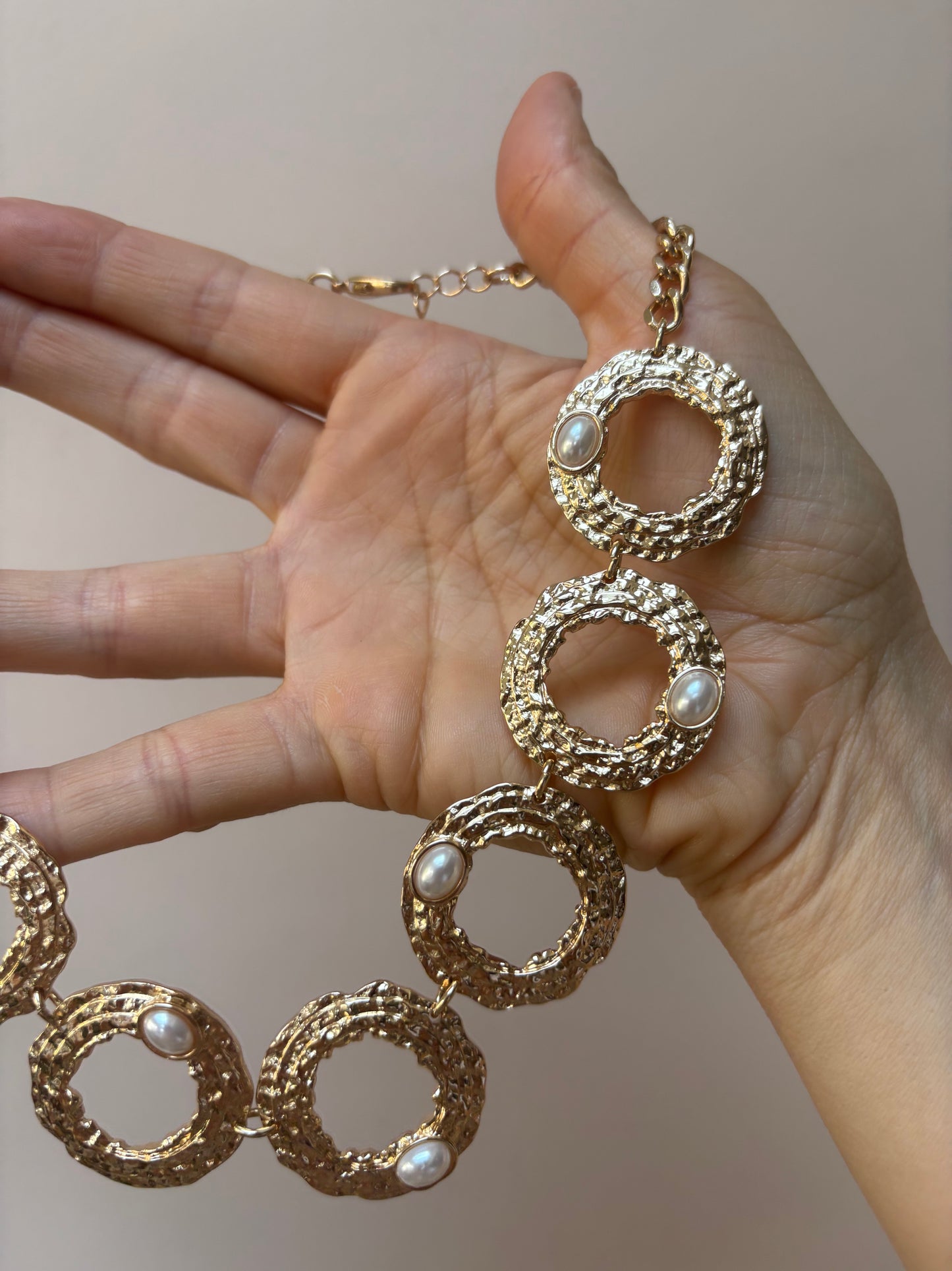 Gold circle chain necklace with pearl detail