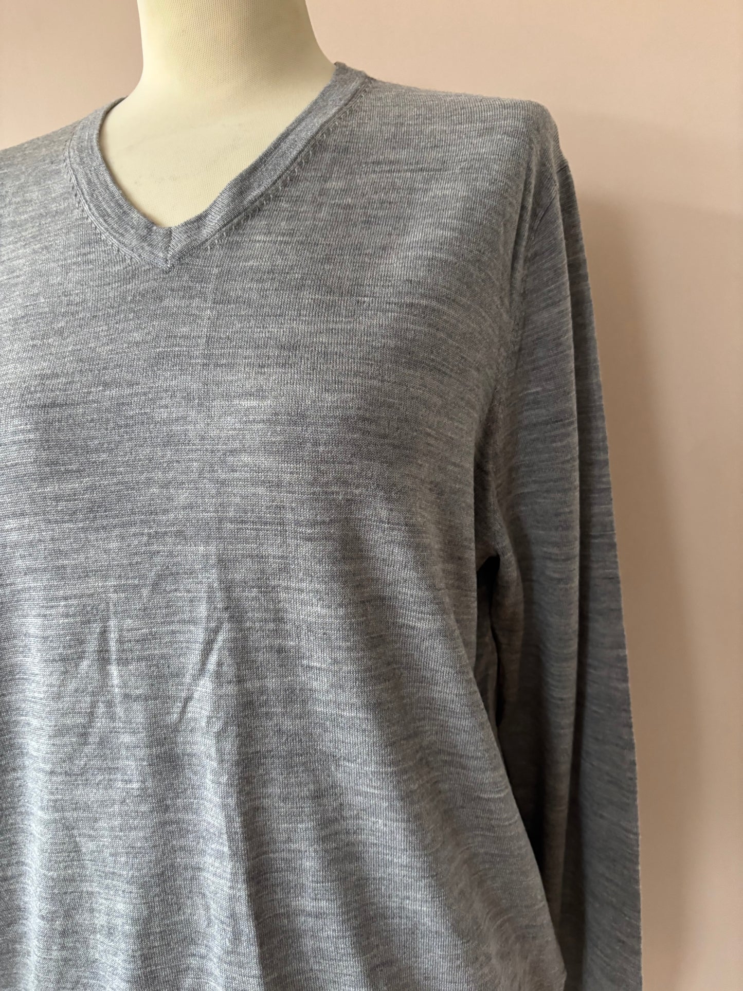 100% grey merino wool jumper size Medium