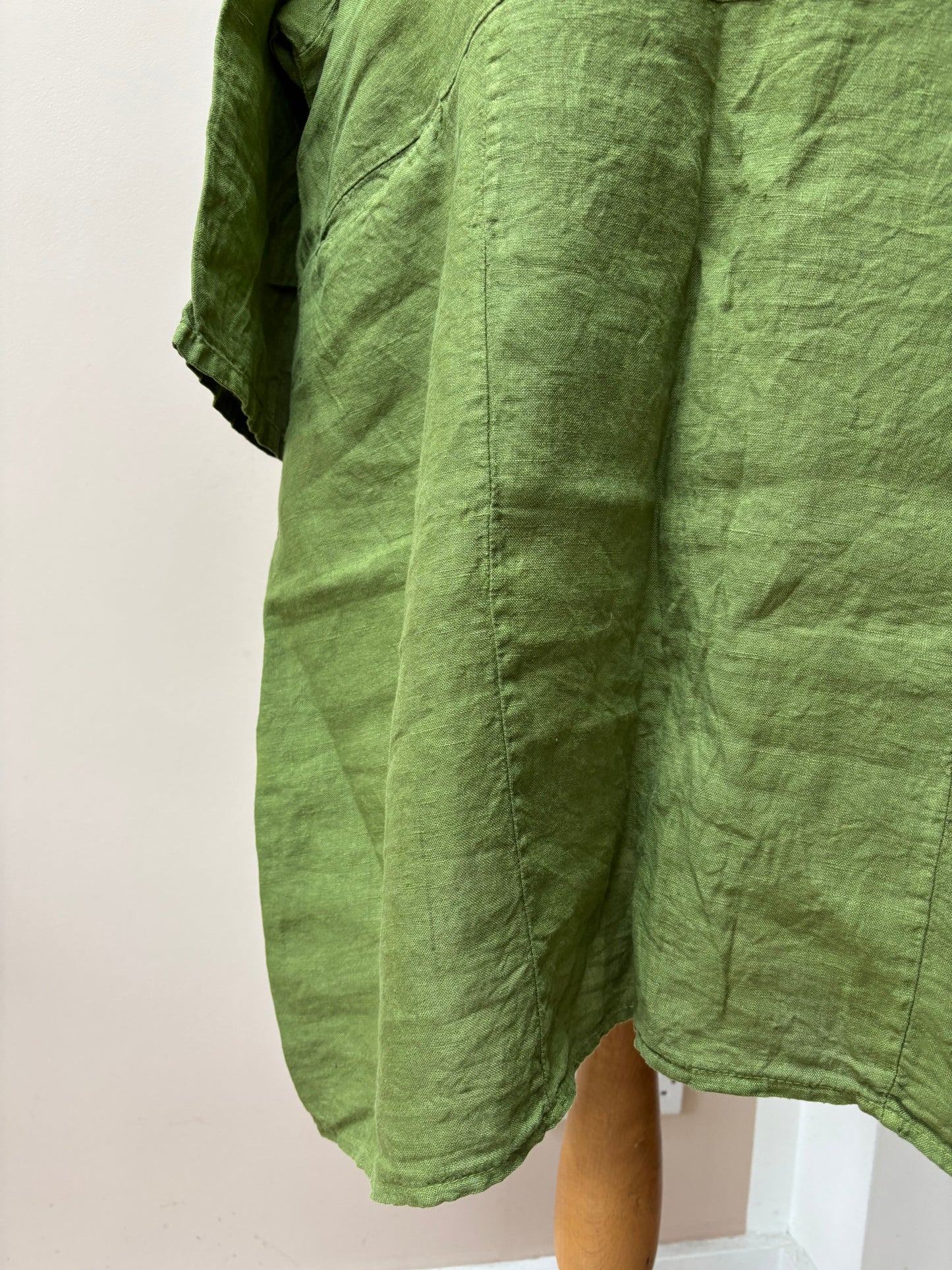 Oska apple green 100% linen tunic size M/L