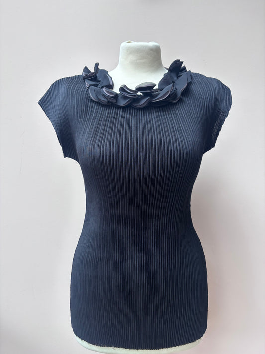 Vintage black pleated top size 10/12