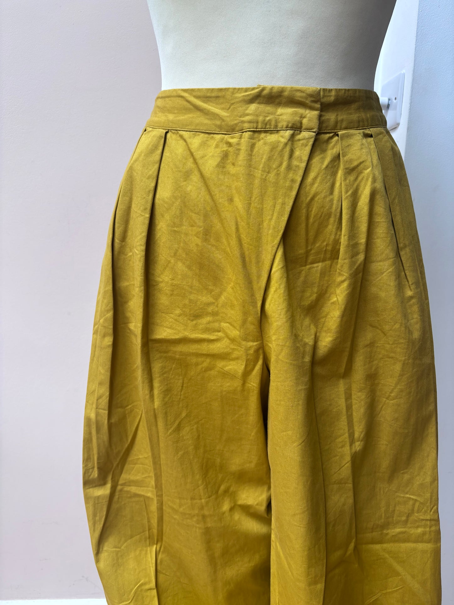 Mustard barrel shape cotton trousers size 10