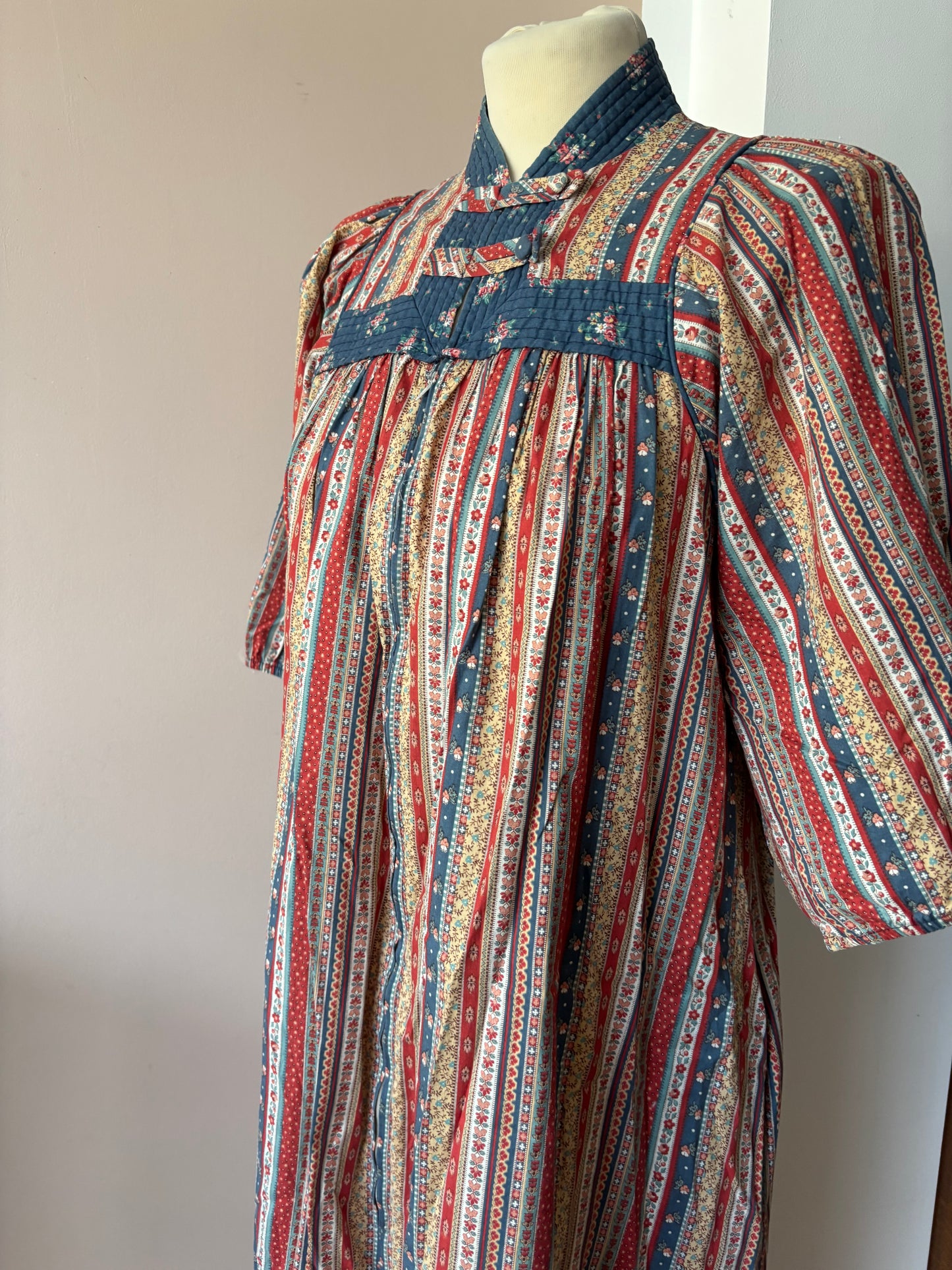 Vintage patterned maxi dress size 10/12