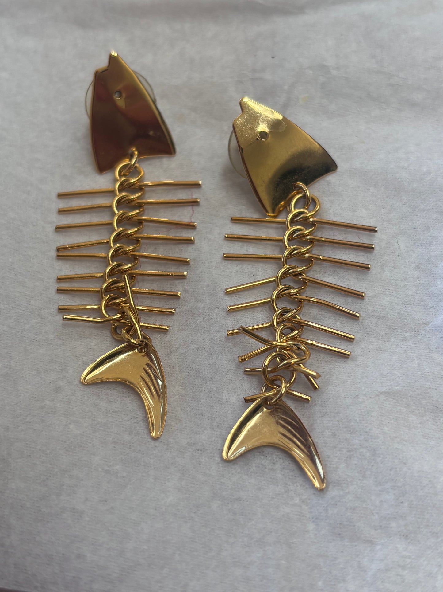 Gold fishbone earrings