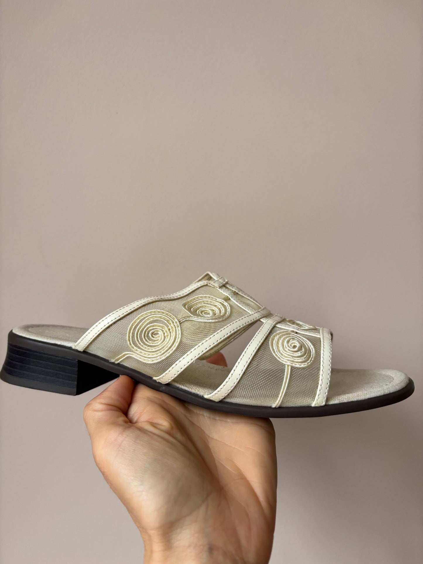 Vintage mesh shoes size UK5.5