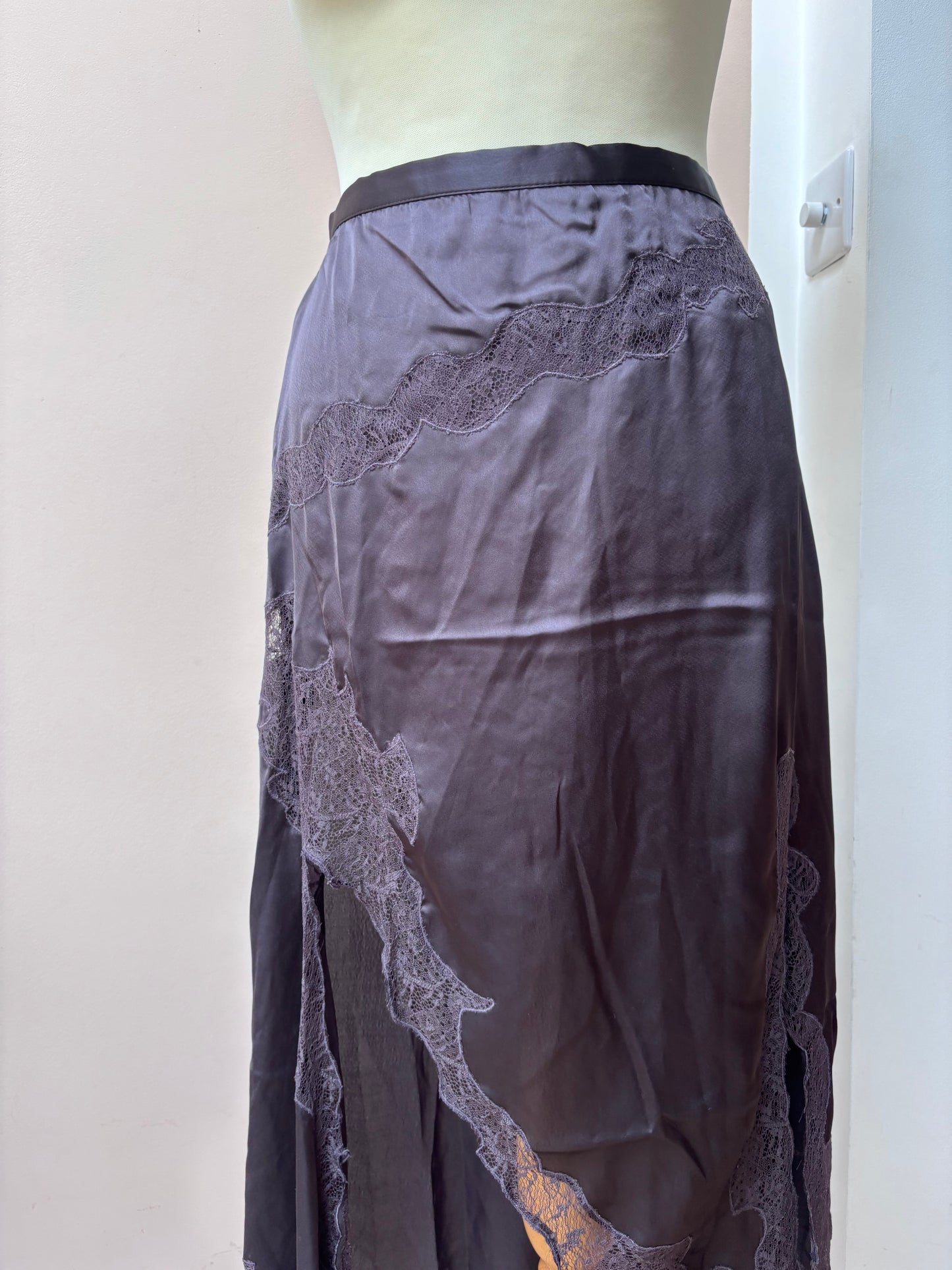 Dark purple lace satin skirt size 14 BNWT
