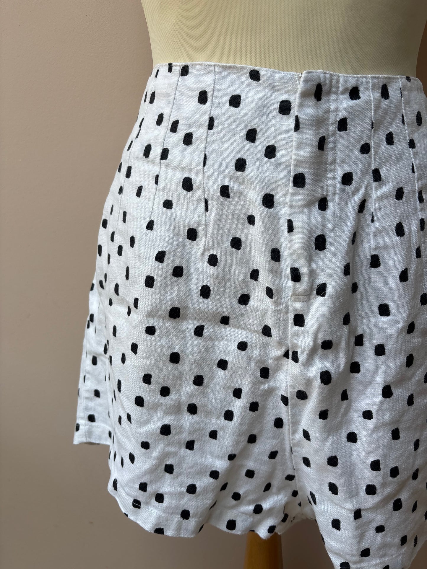 Polka dot 100% linen shorts size 12