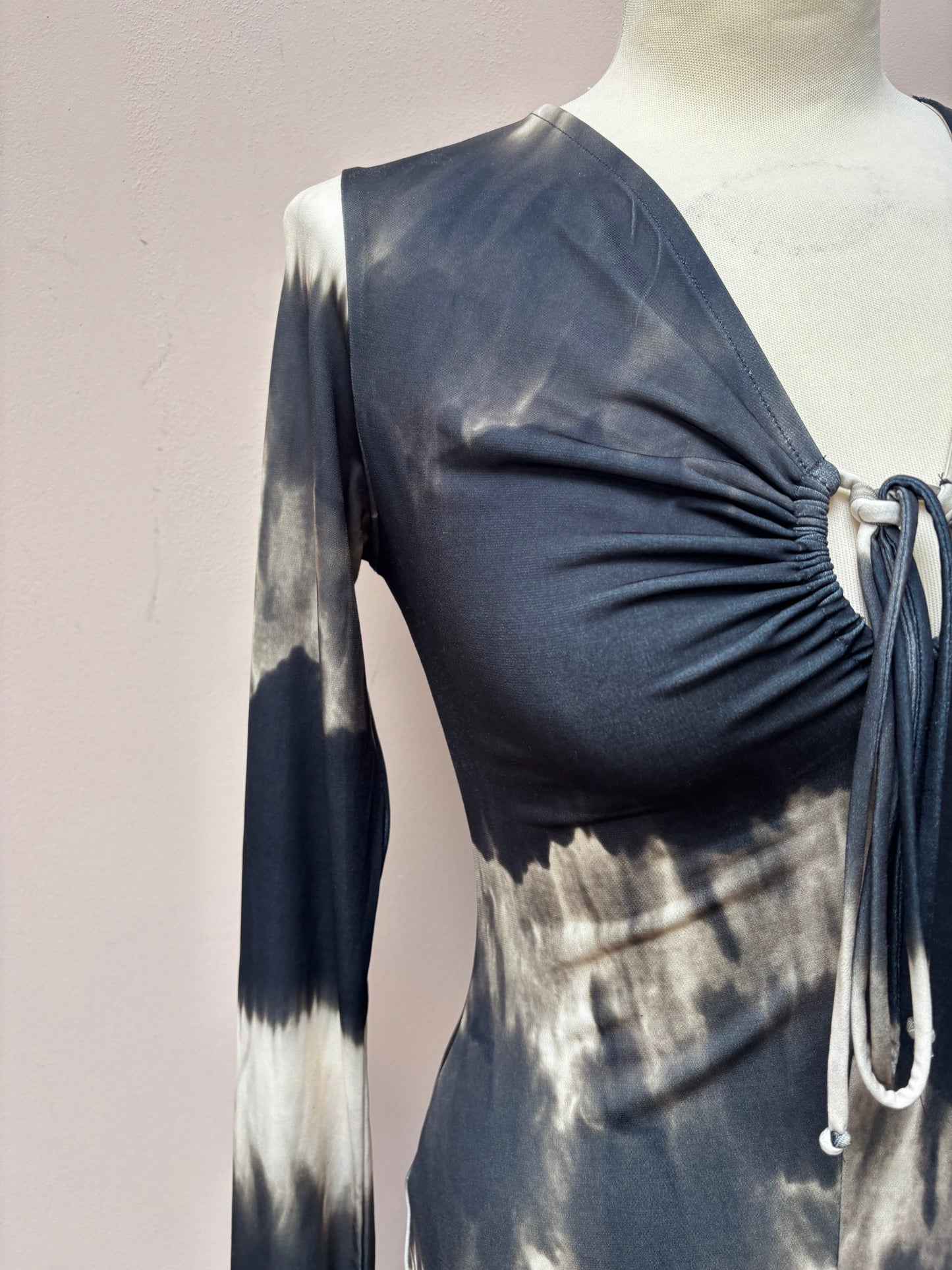 Print dress with tie front size Small