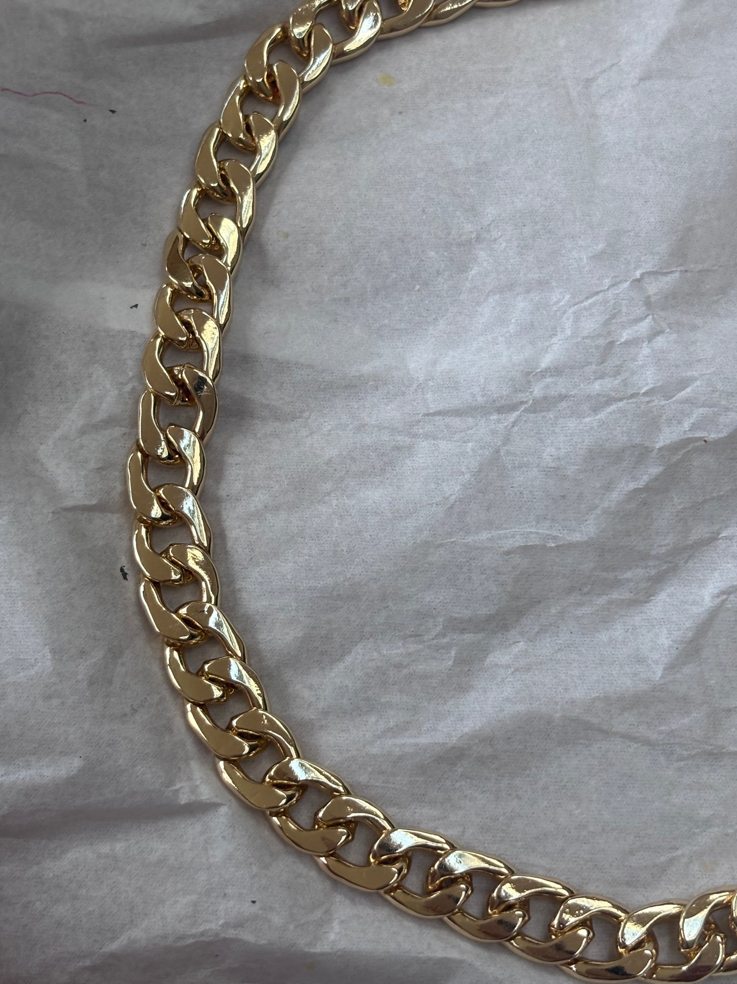 Gold chain necklace
