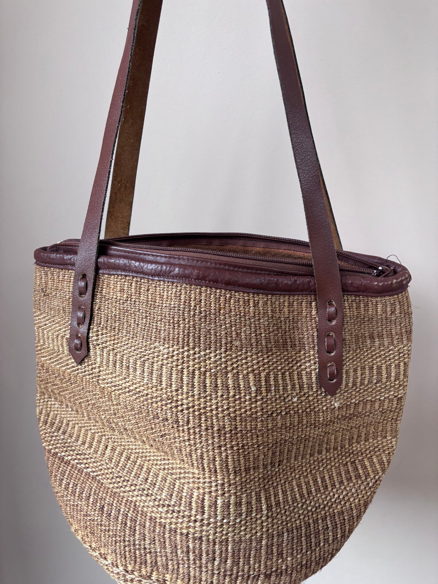 Vintage sisal bucket bag with leather handles