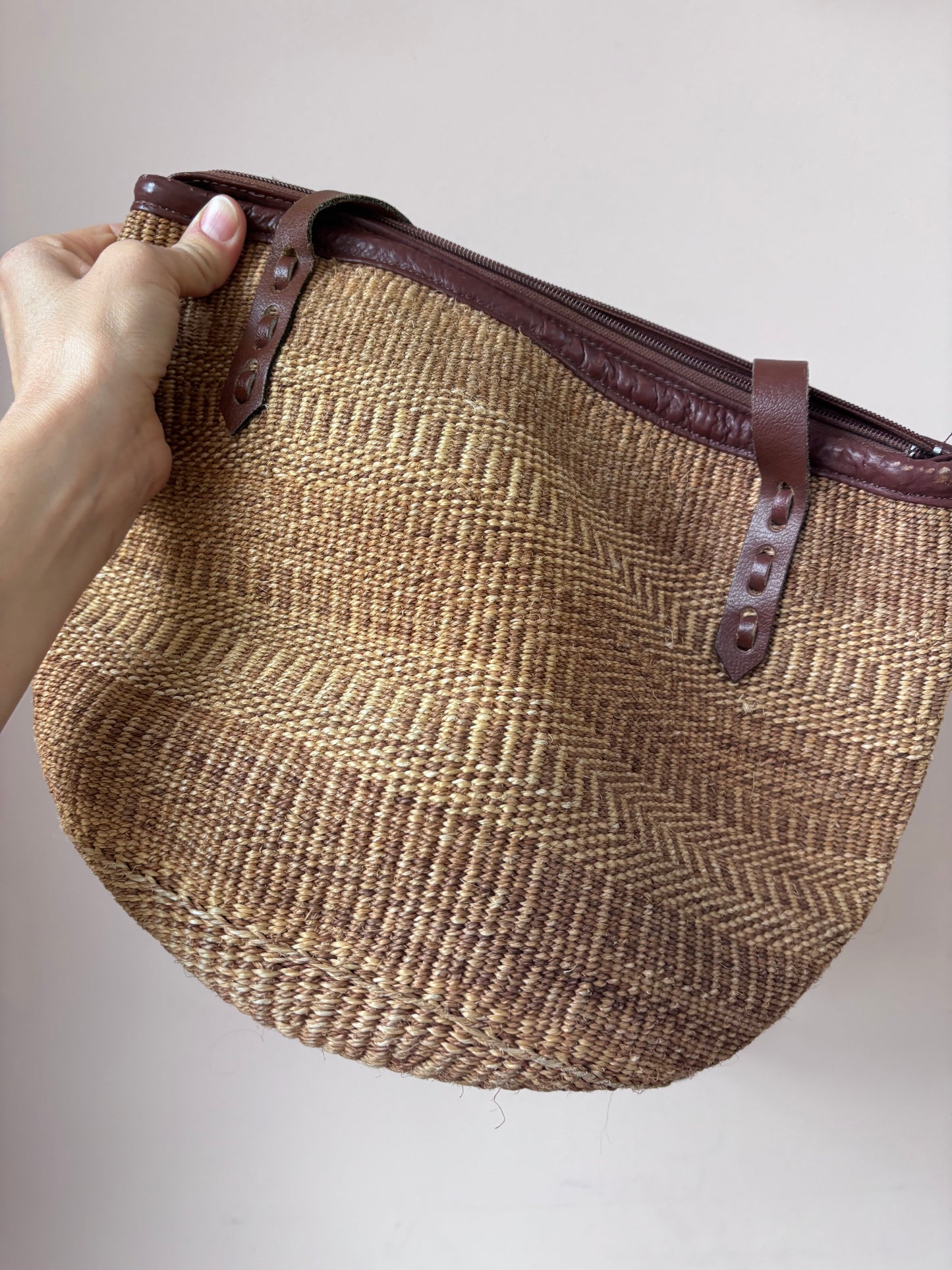 Vintage sisal bucket bag with leather handles