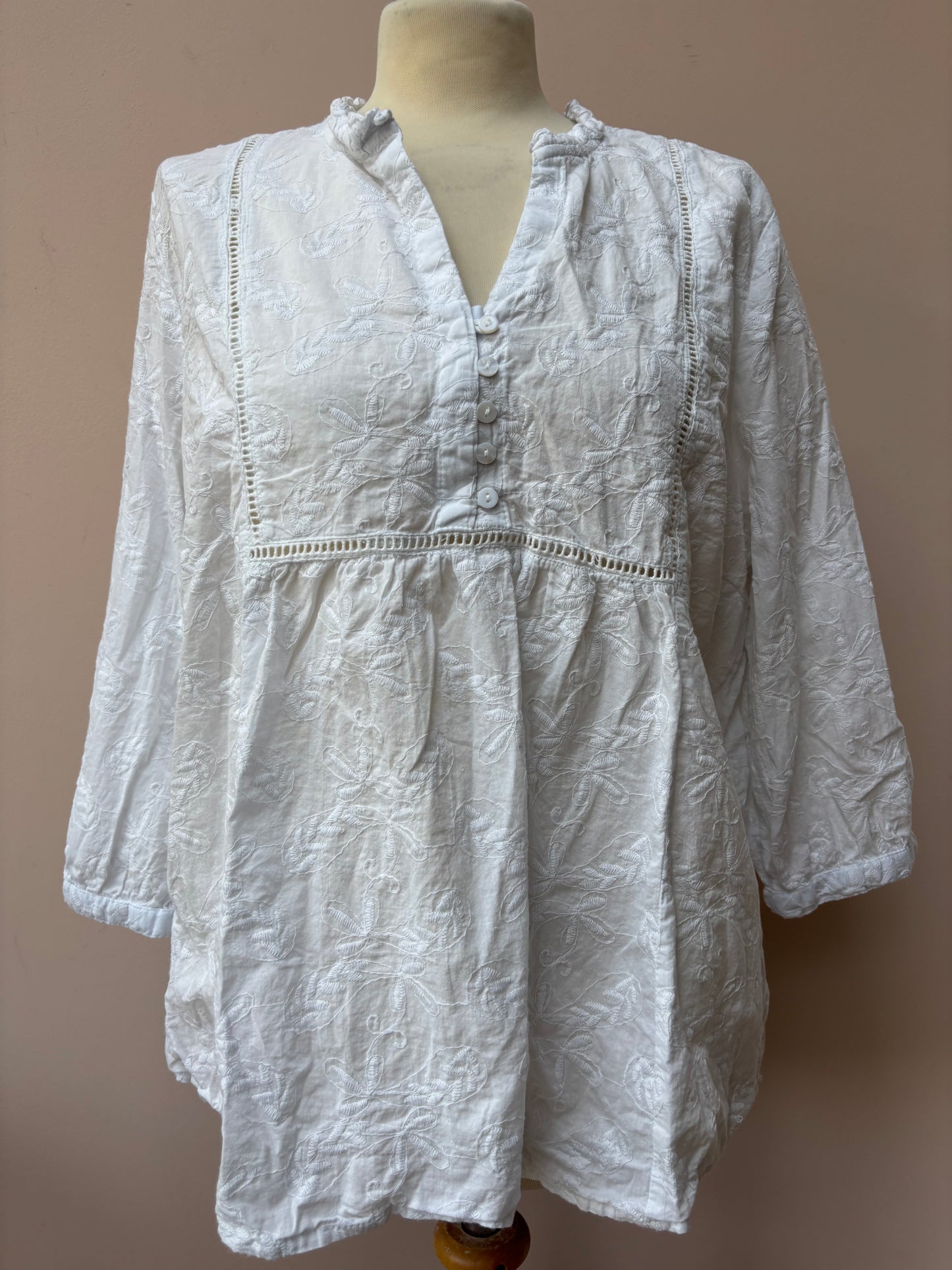 White embroidered 100% cotton blouse size 18