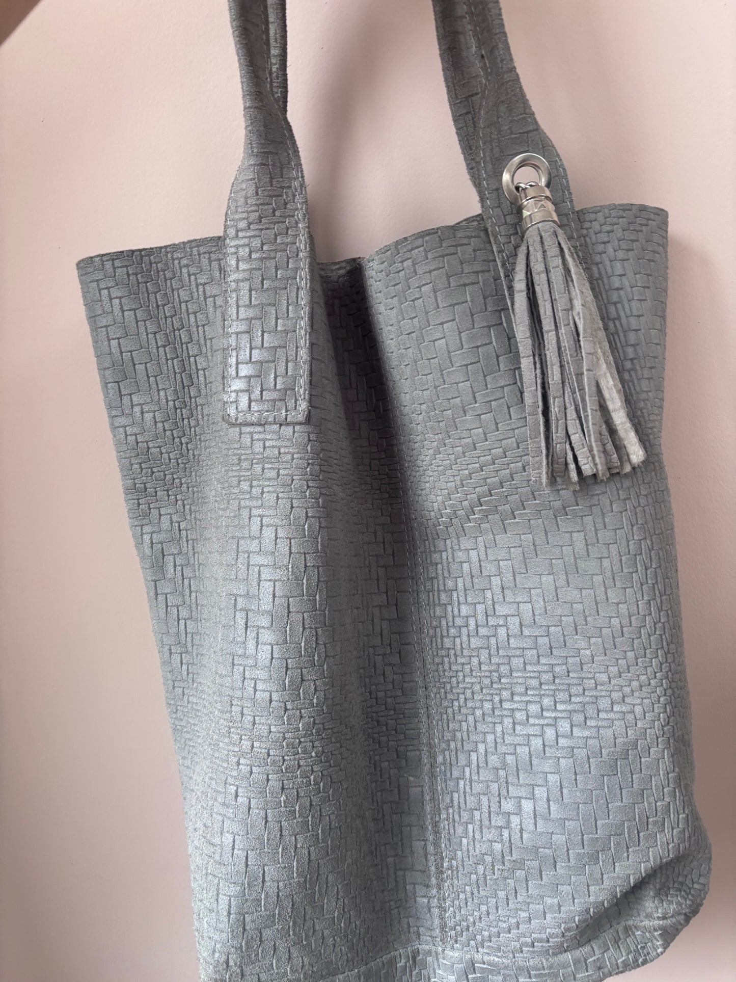 Grey suede bag with tassel