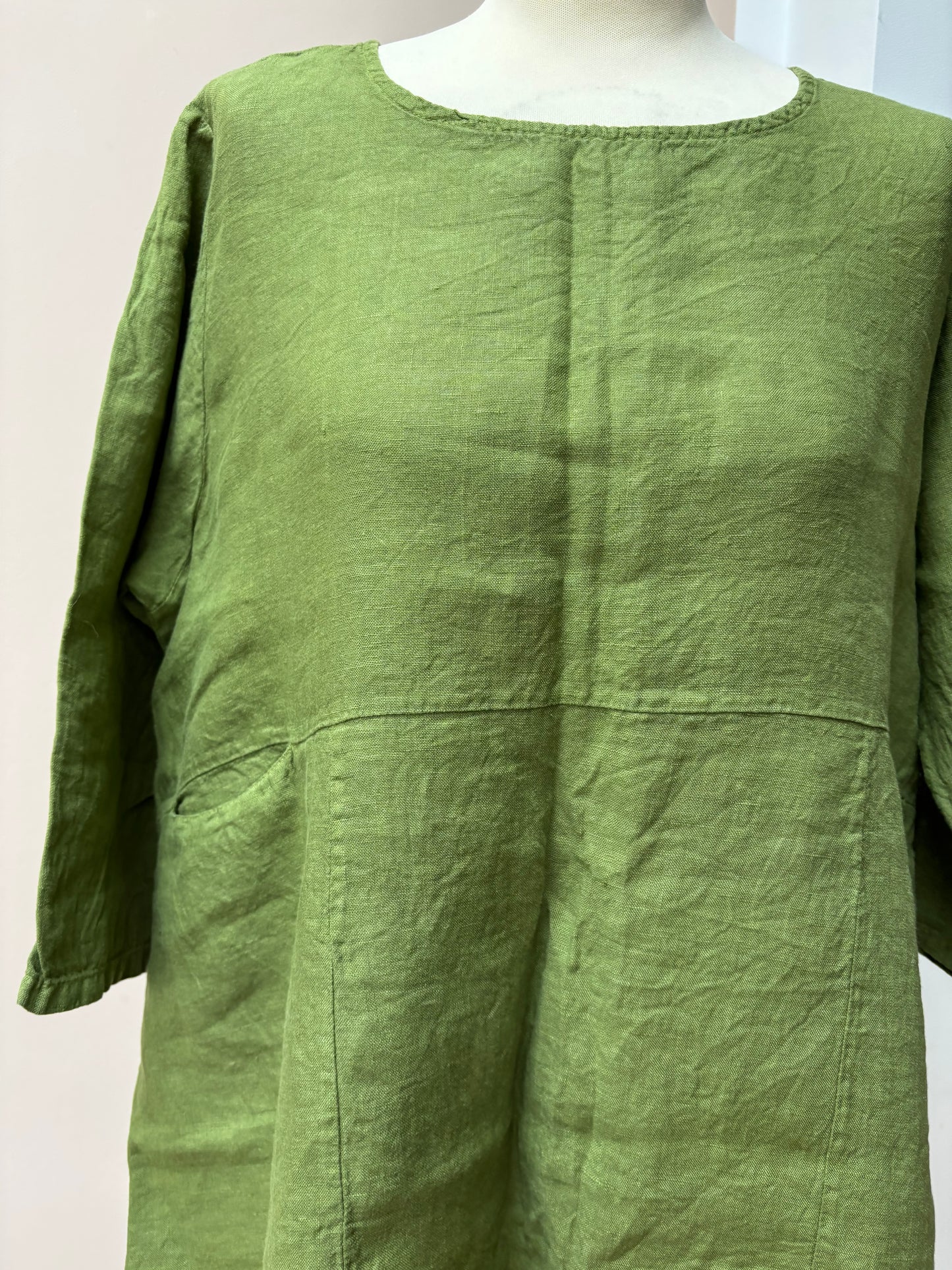 Oska apple green 100% linen tunic size M/L