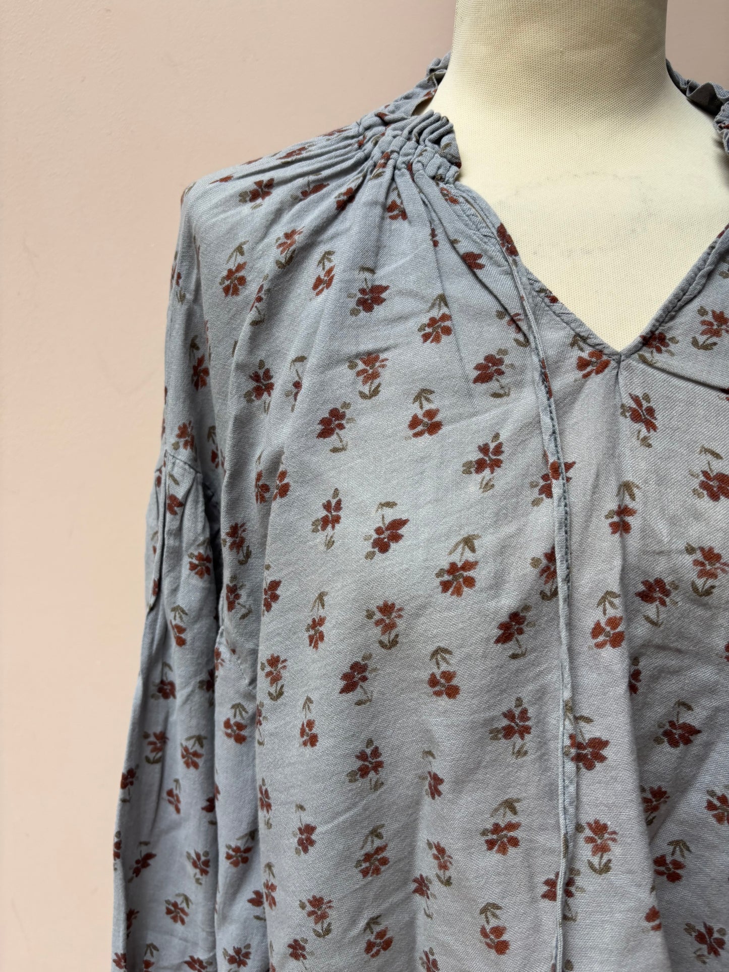 The New Society floral cotton blouse size Medium